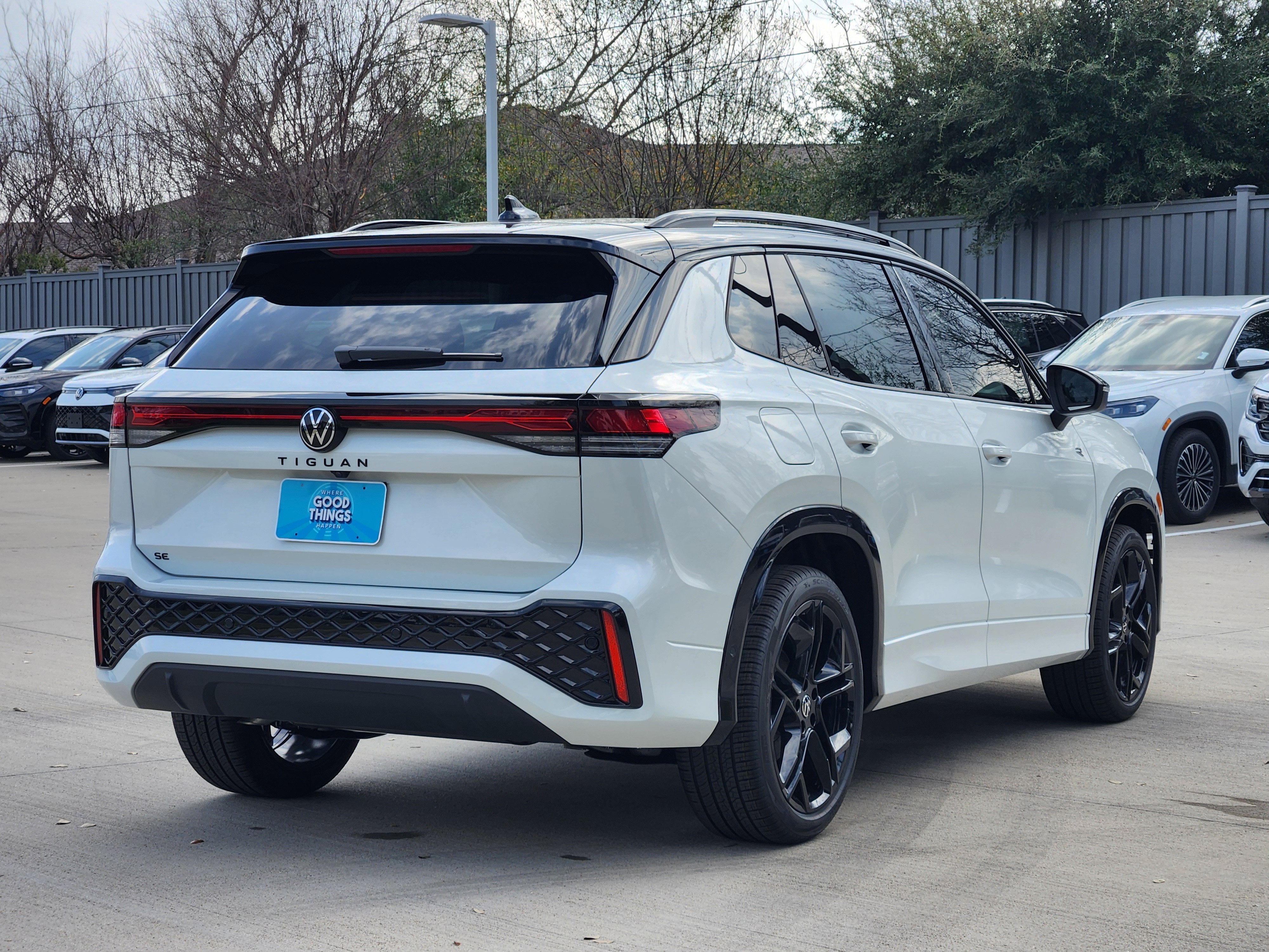 2026 Volkswagen Tiguan SE R-Line Black