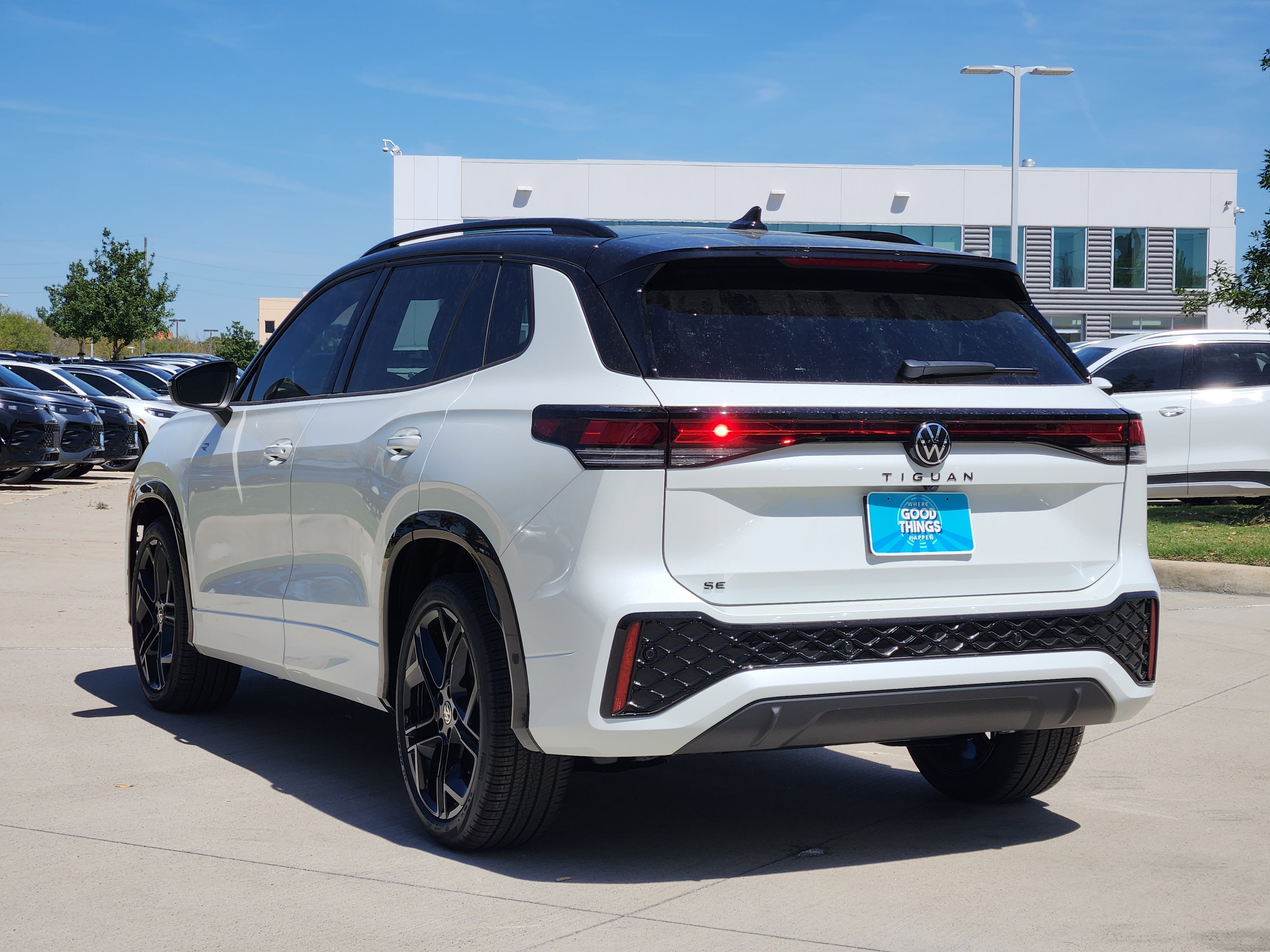 2026 Volkswagen Tiguan SE R-Line Black