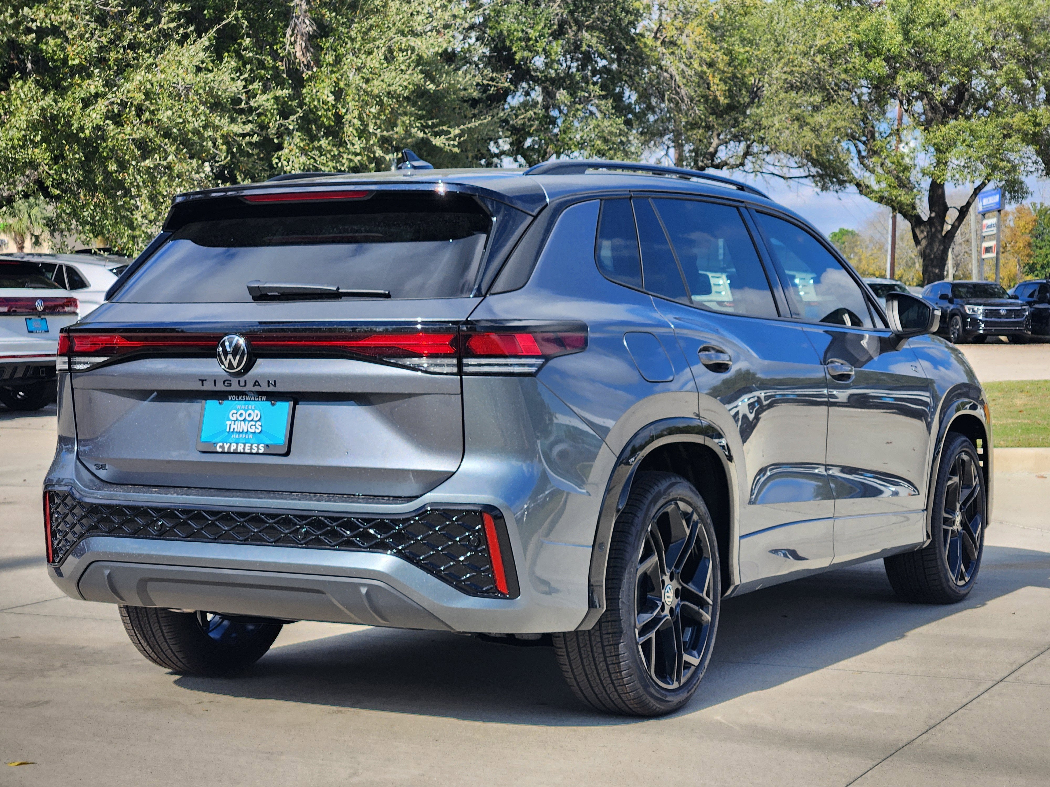 2026 Volkswagen Tiguan SE R-Line Black