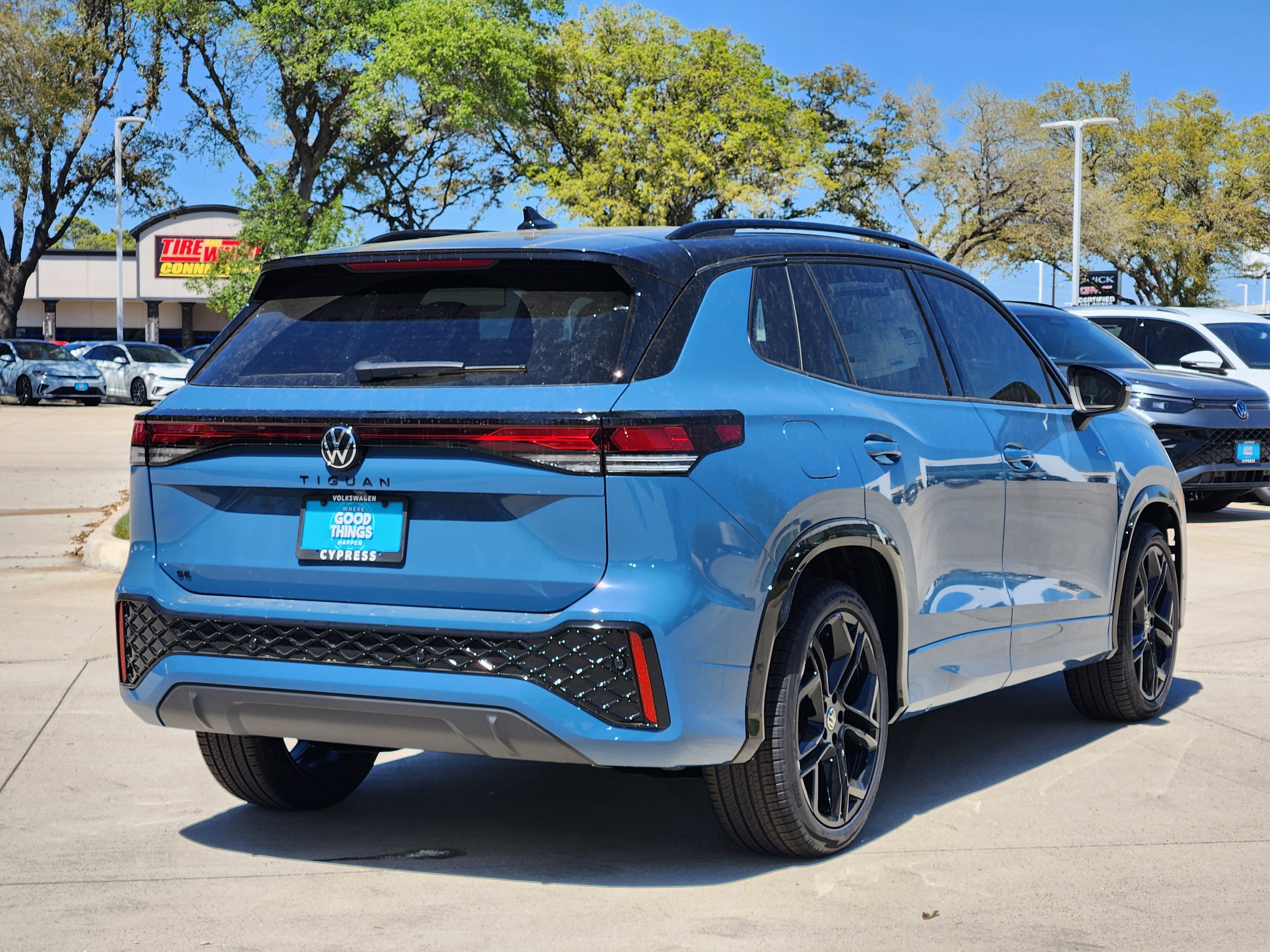 2026 Volkswagen Tiguan SE R-Line Black
