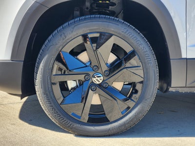 2026 Volkswagen Taos SE