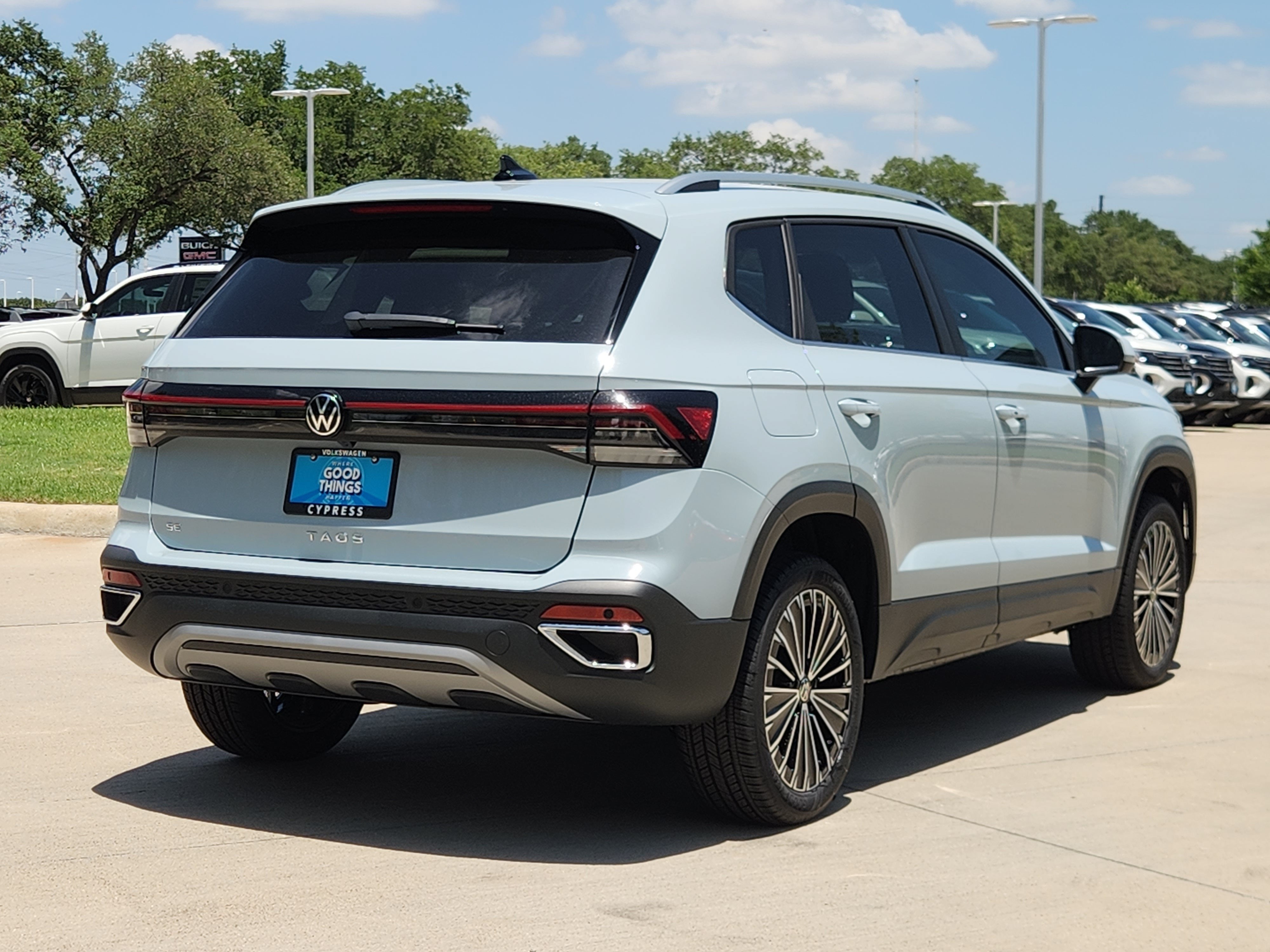 2026 Volkswagen Taos SE
