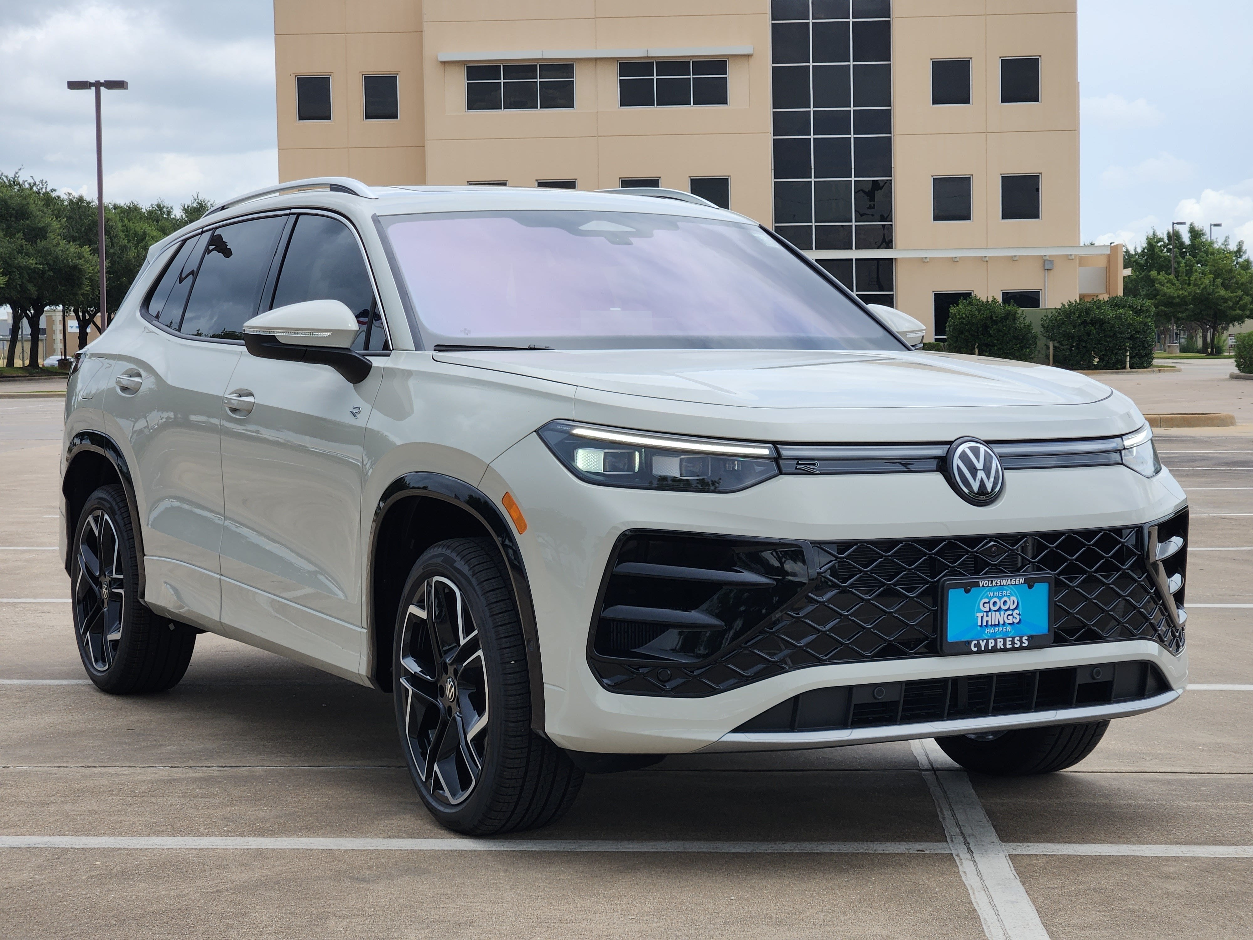 2026 Volkswagen Tiguan SEL R-Line Turbo