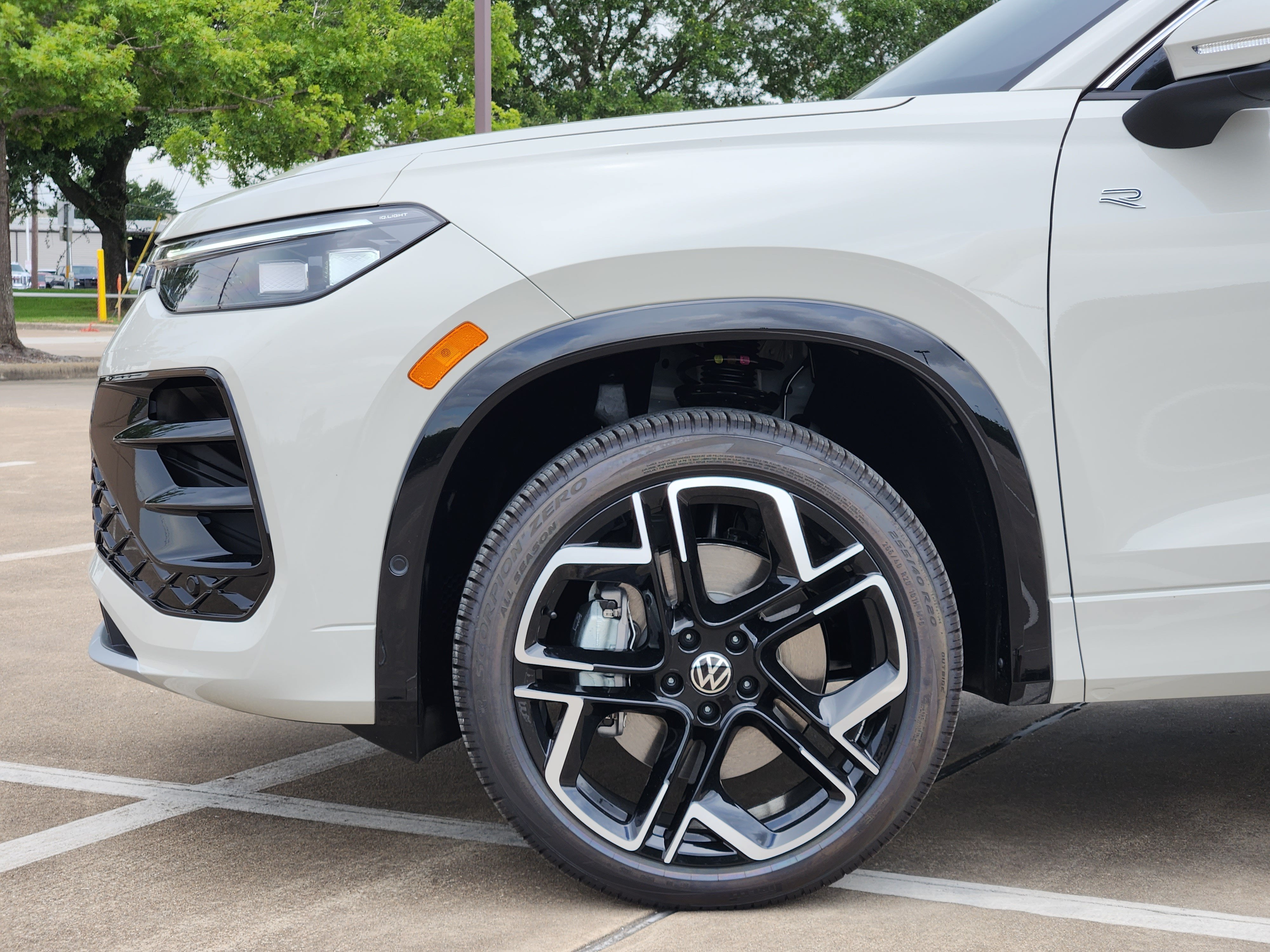 2026 Volkswagen Tiguan SEL R-Line Turbo