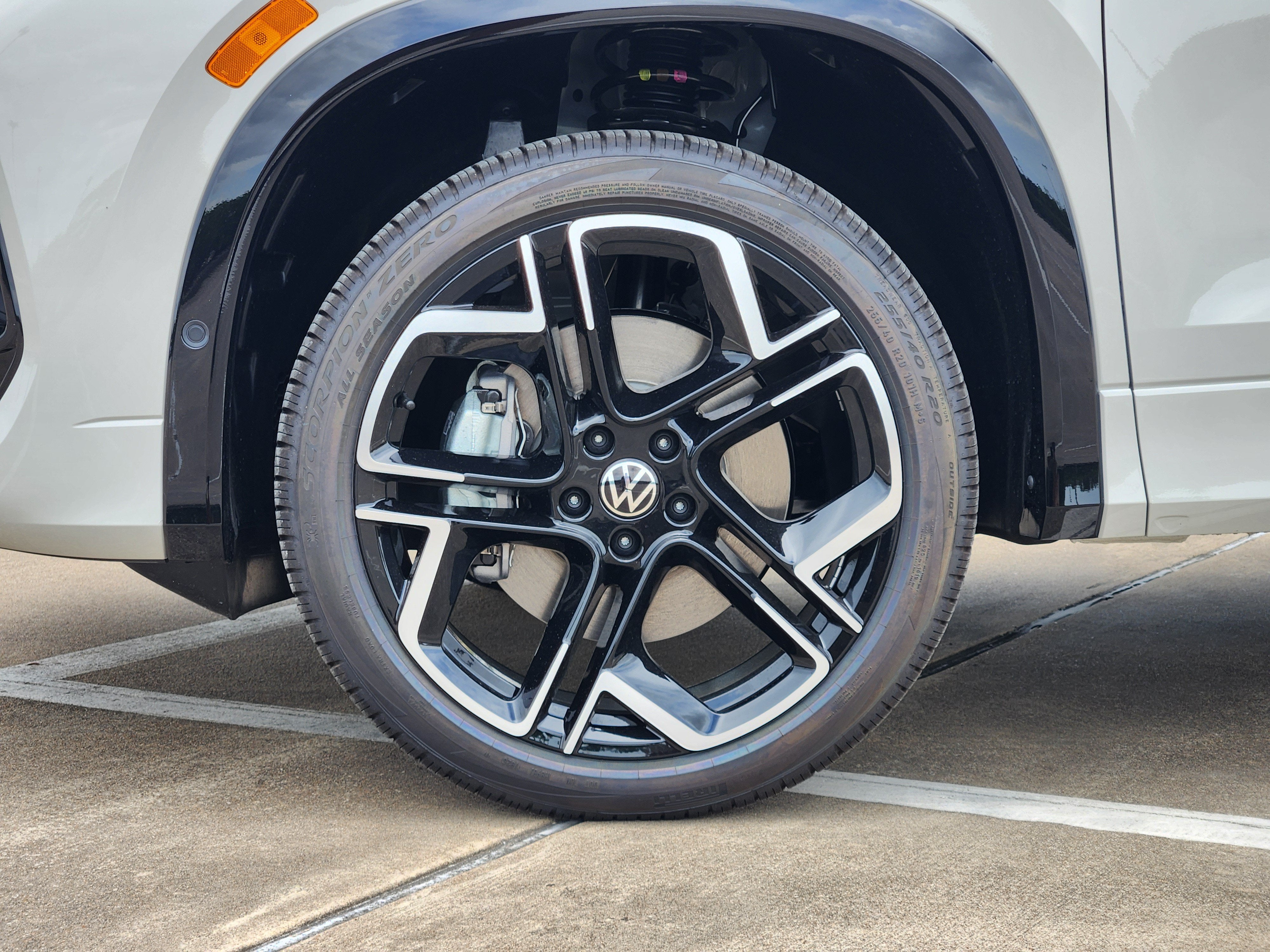 2026 Volkswagen Tiguan SEL R-Line Turbo