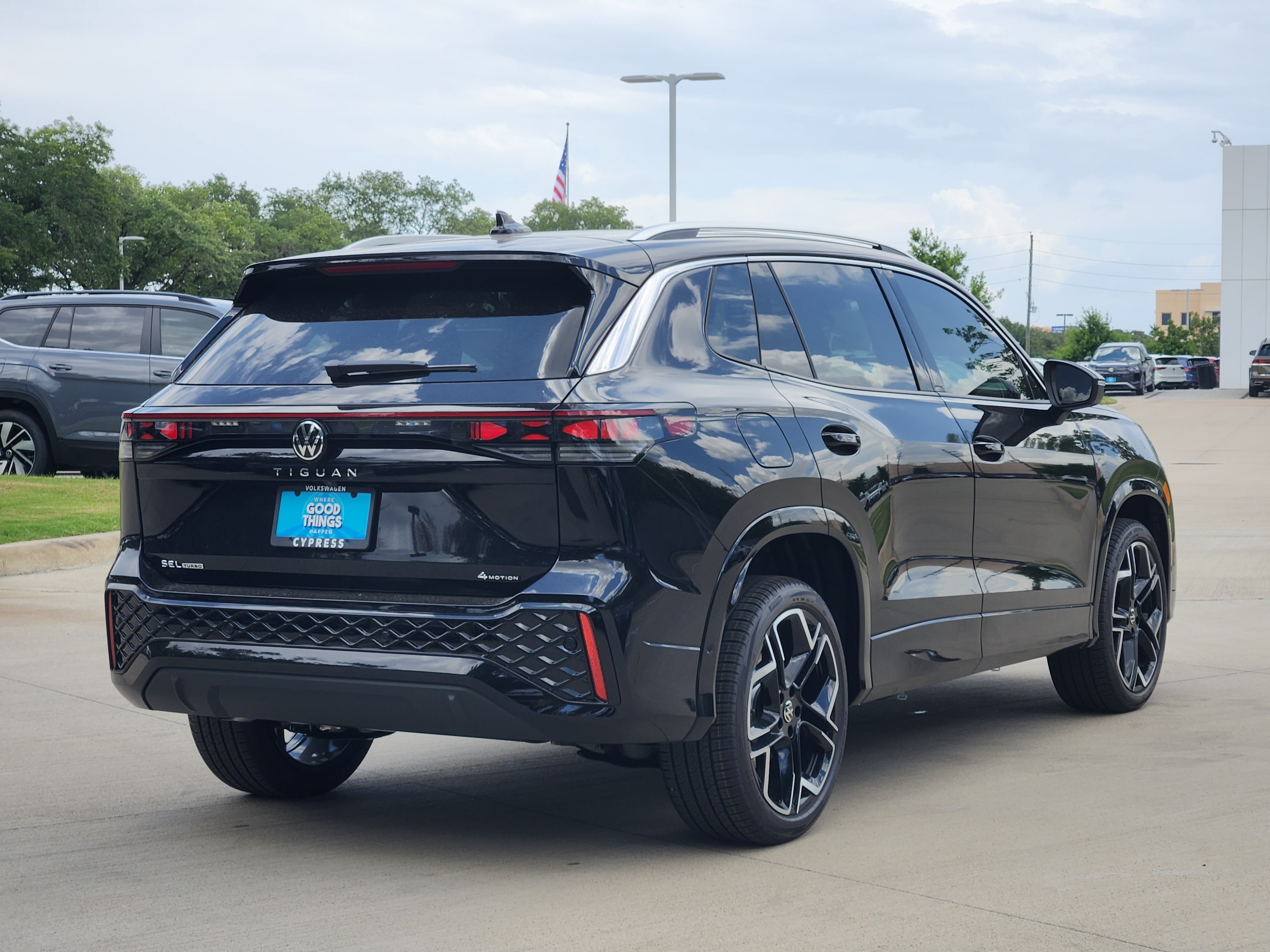 2026 Volkswagen Tiguan SEL R-Line Turbo