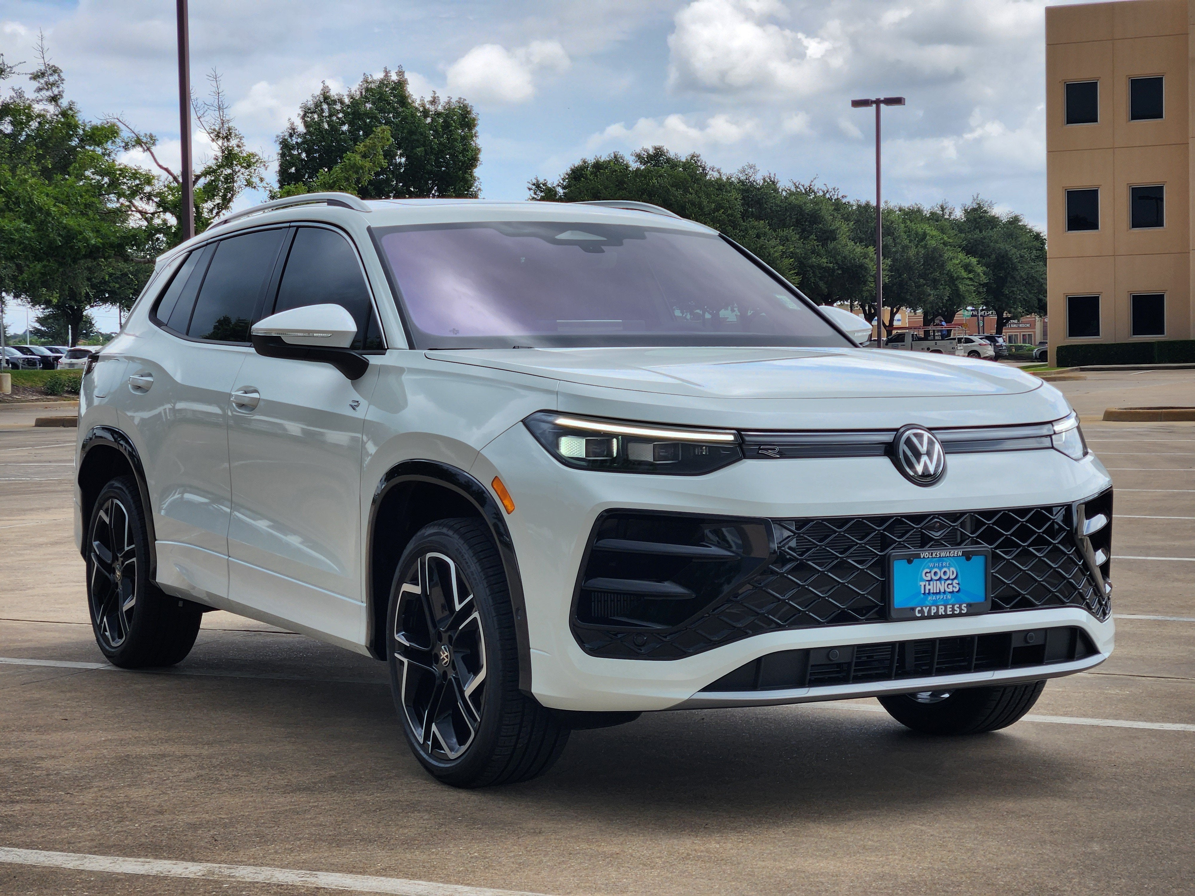 2026 Volkswagen Tiguan SEL R-Line Turbo
