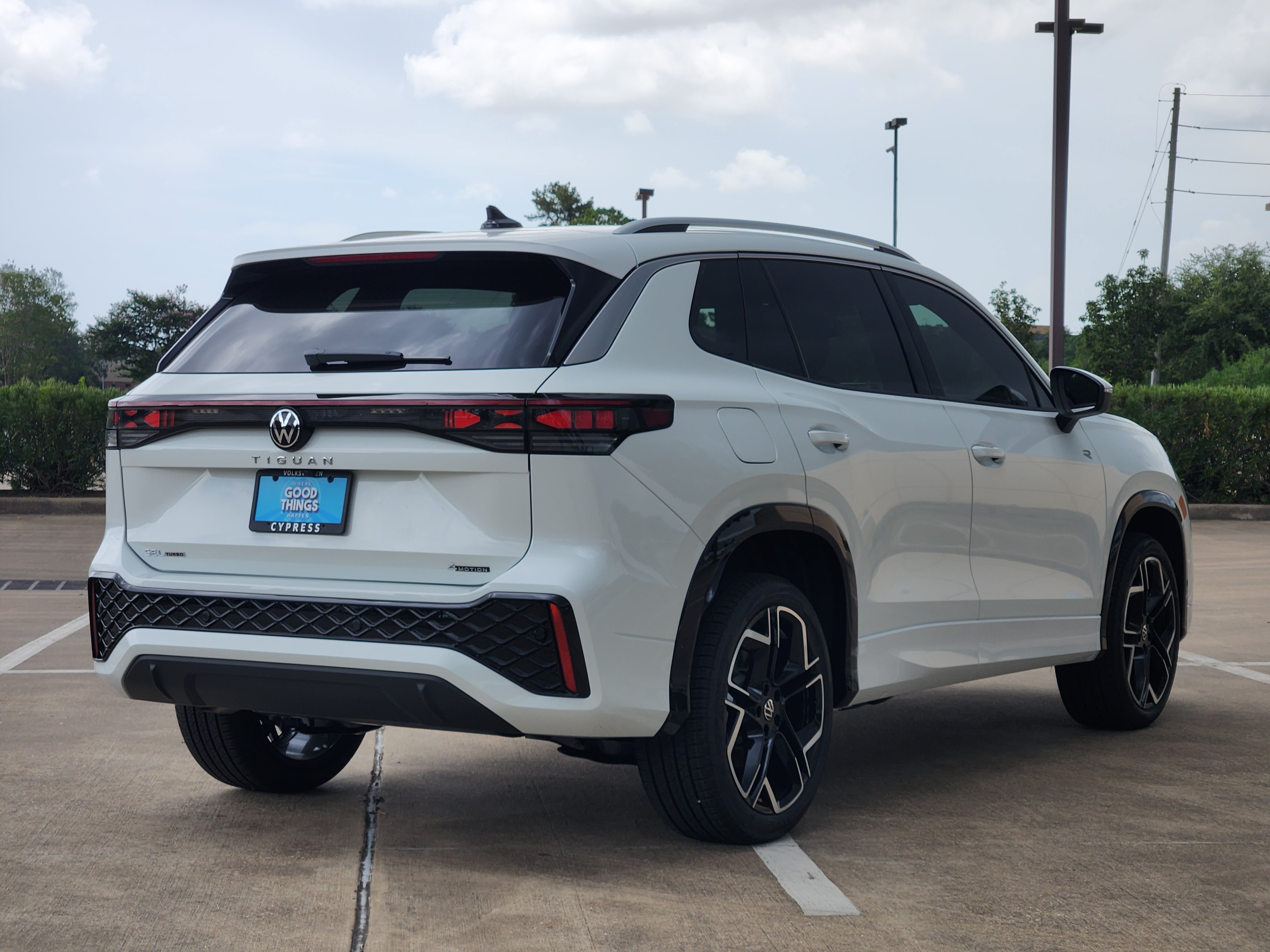 2026 Volkswagen Tiguan SEL R-Line Turbo