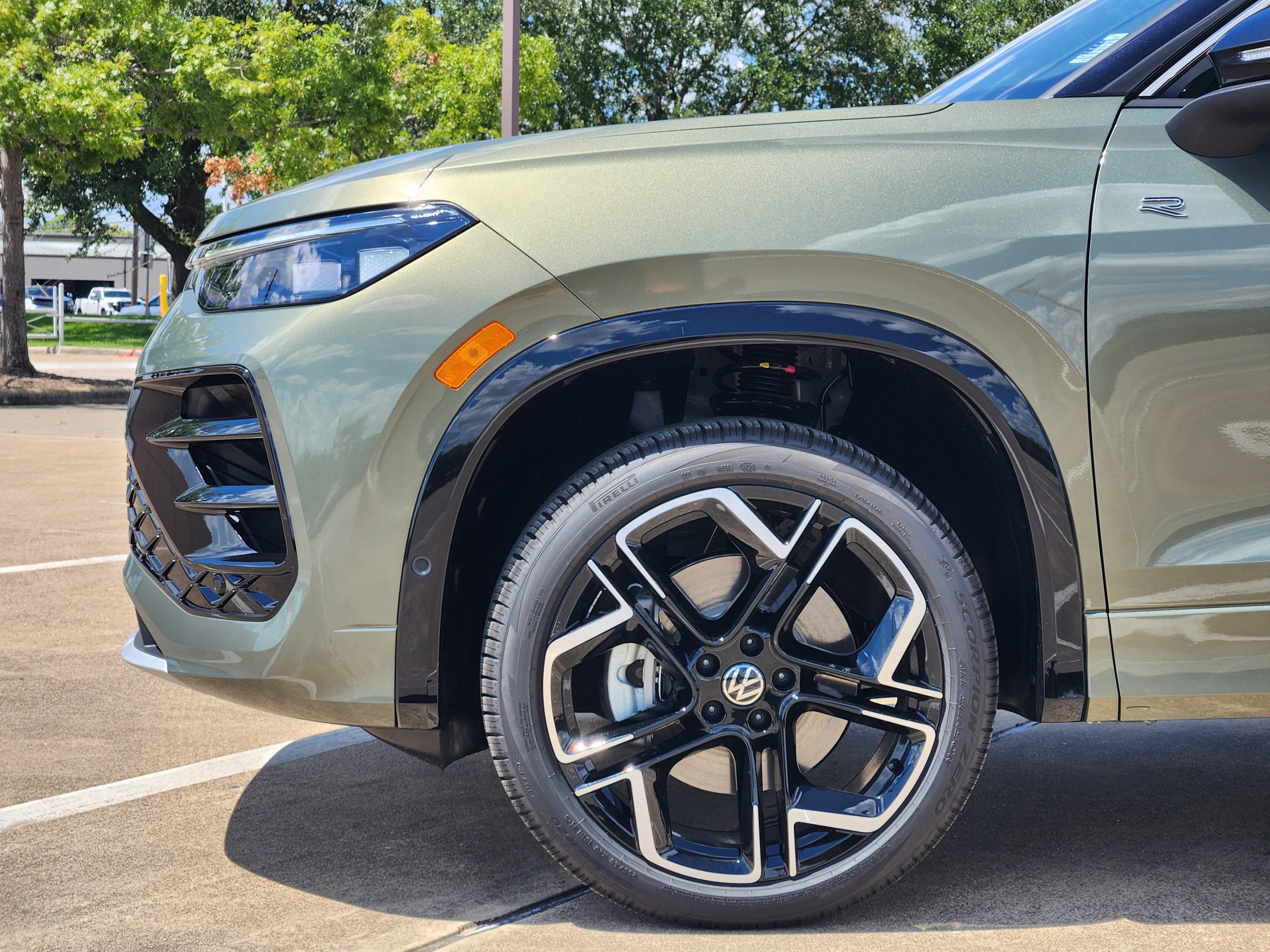 2026 Volkswagen Tiguan SEL R-Line Turbo
