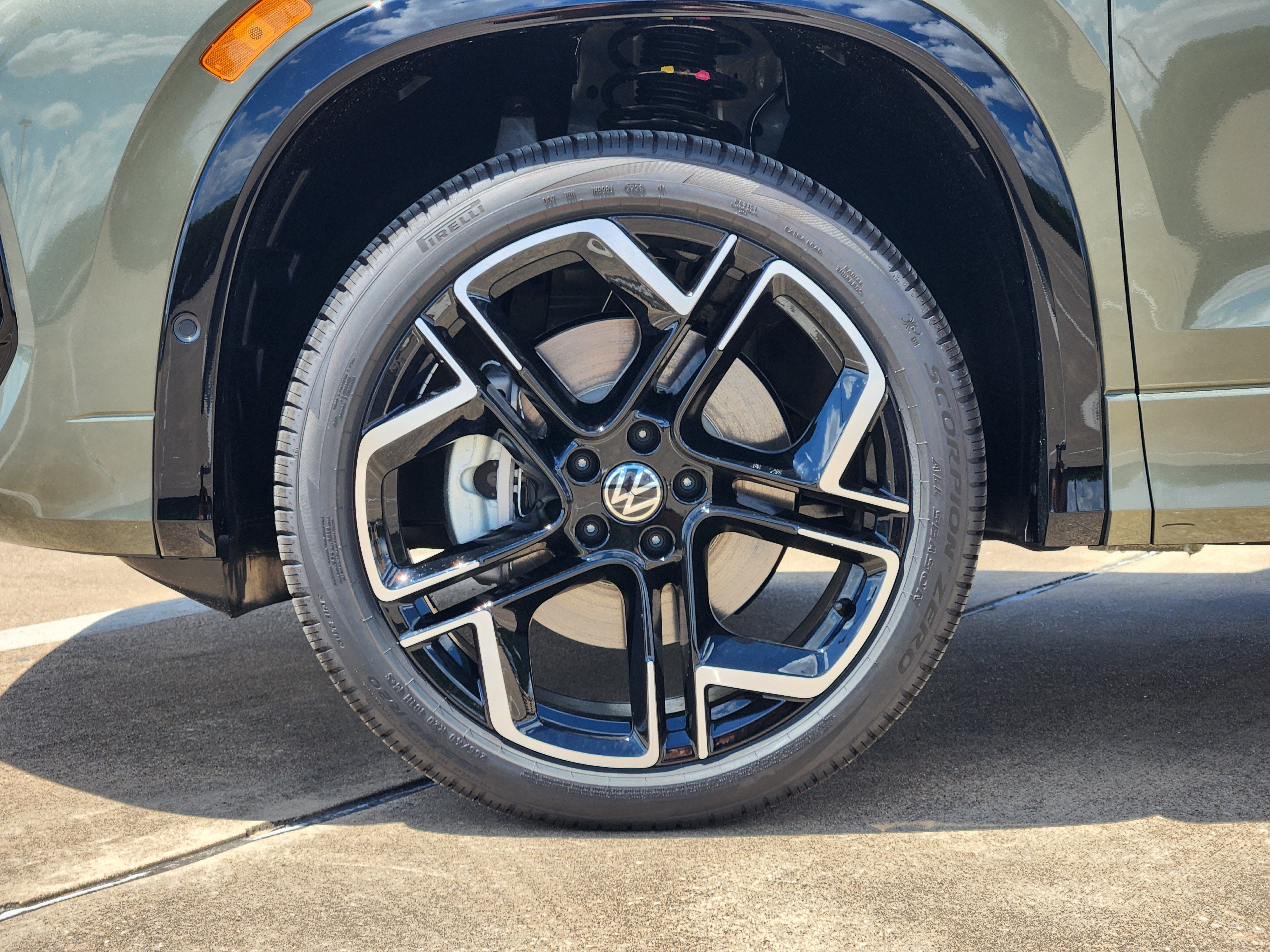 2026 Volkswagen Tiguan SEL R-Line Turbo
