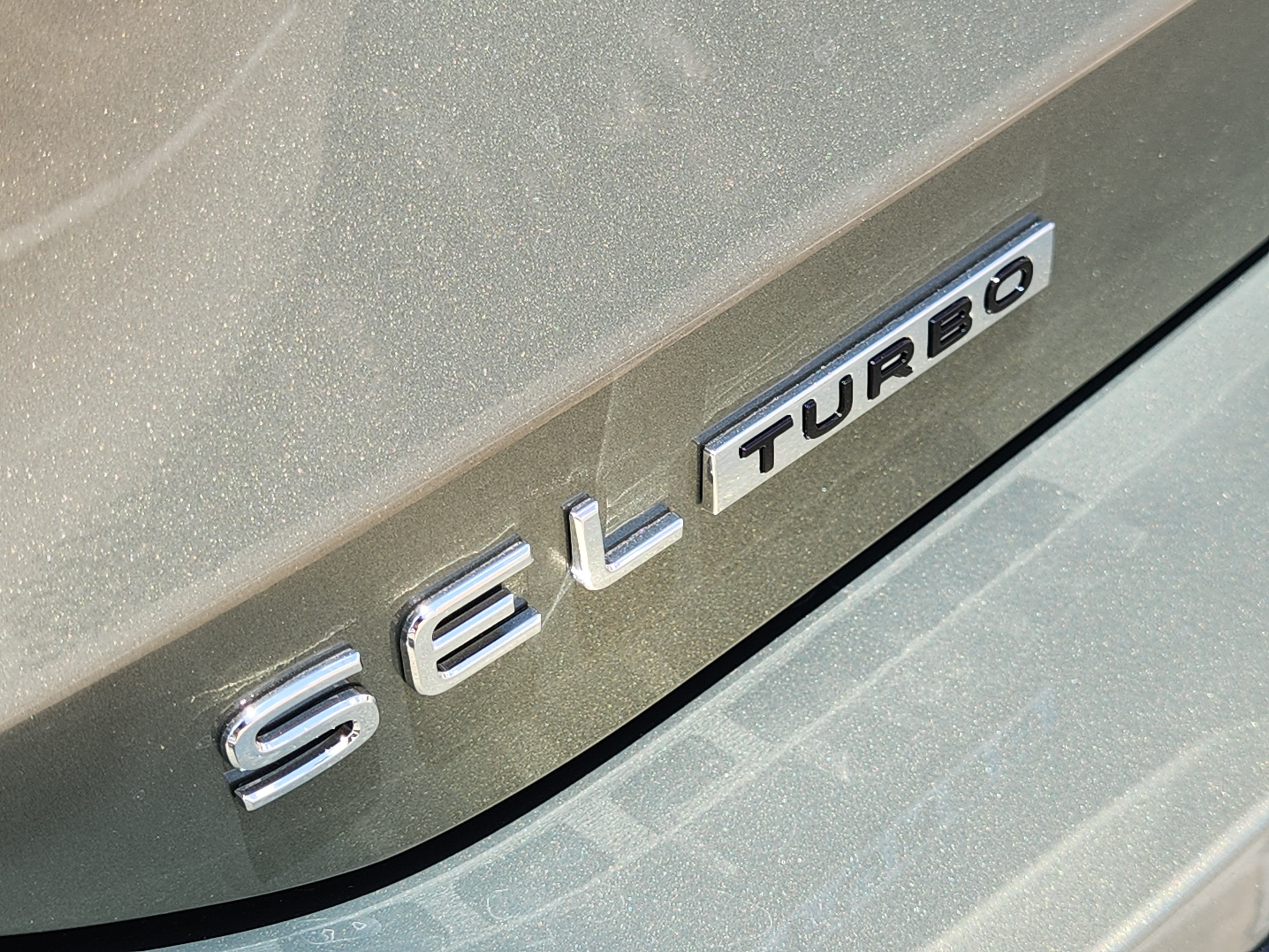 2026 Volkswagen Tiguan SEL R-Line Turbo
