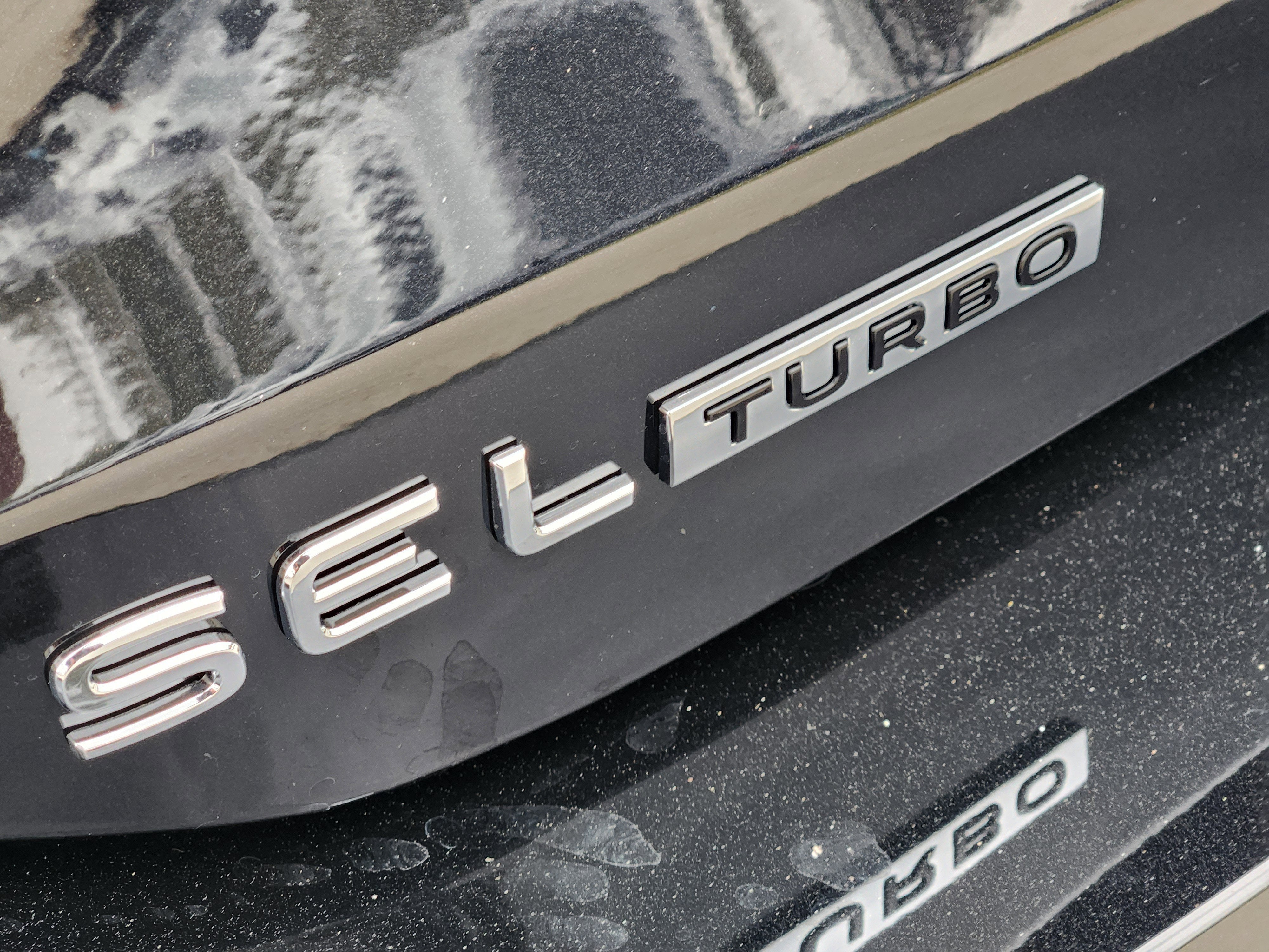 2026 Volkswagen Tiguan SEL R-Line Turbo