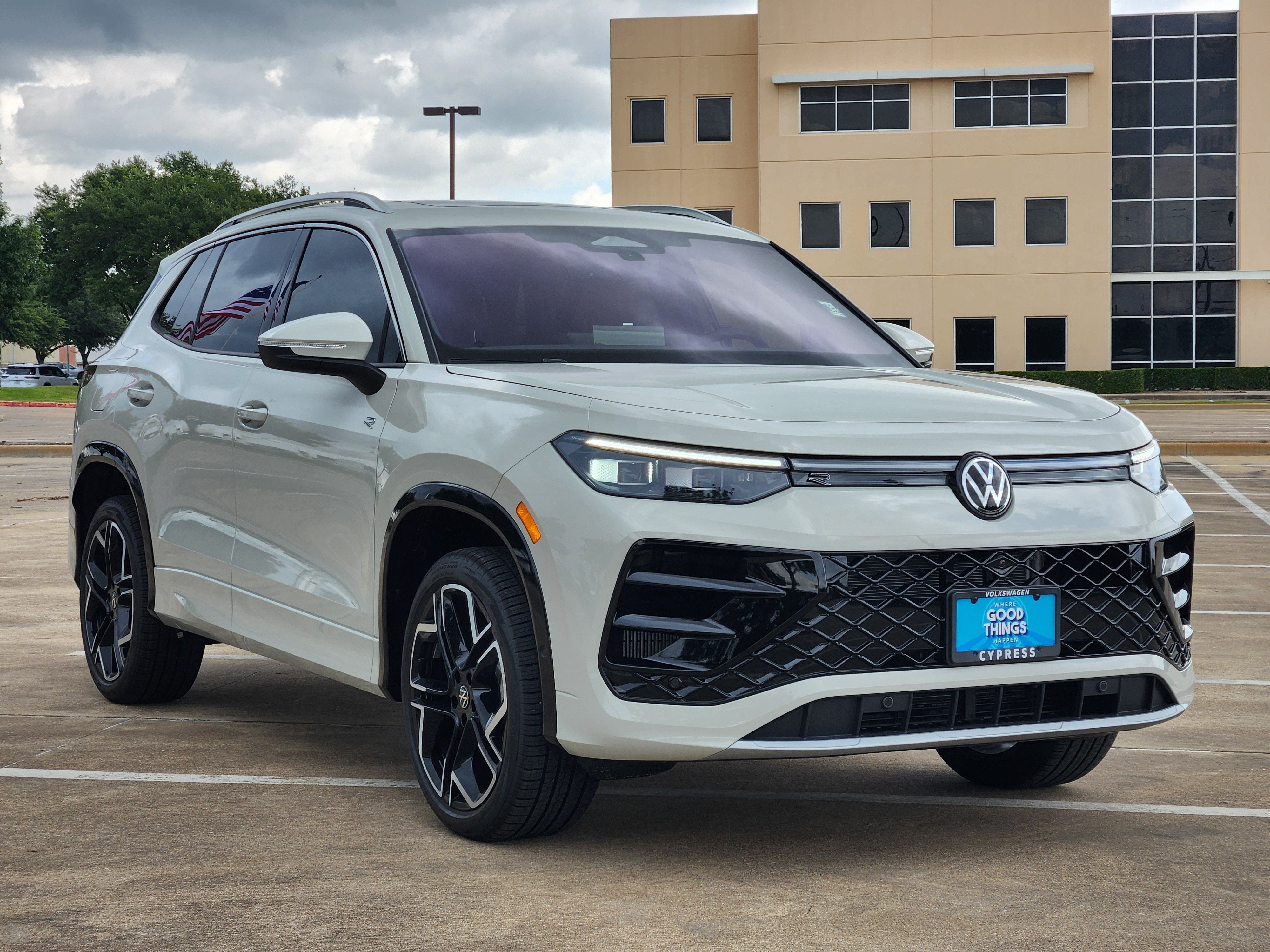 2026 Volkswagen Tiguan SEL R-Line Turbo