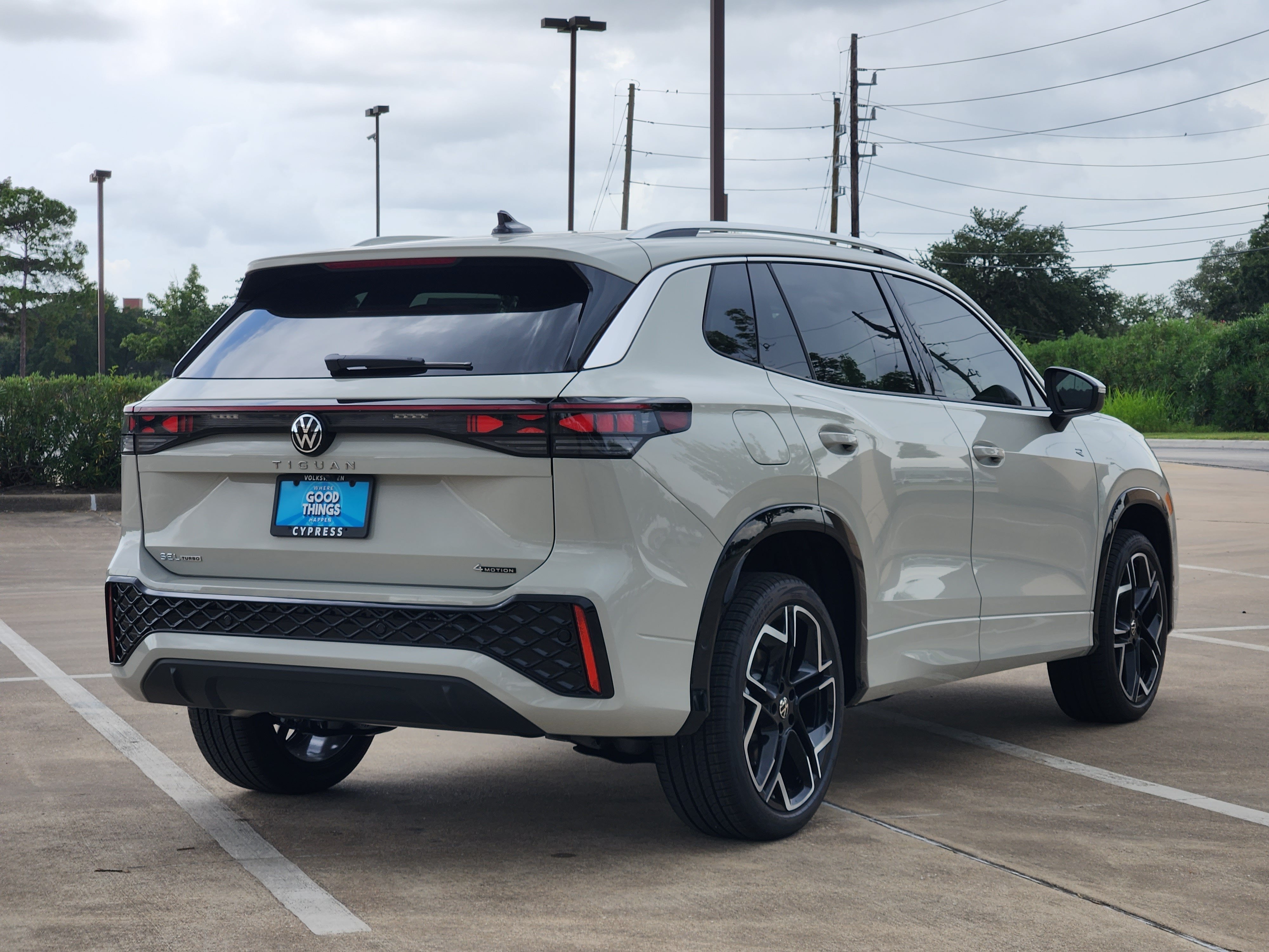 2026 Volkswagen Tiguan SEL R-Line Turbo