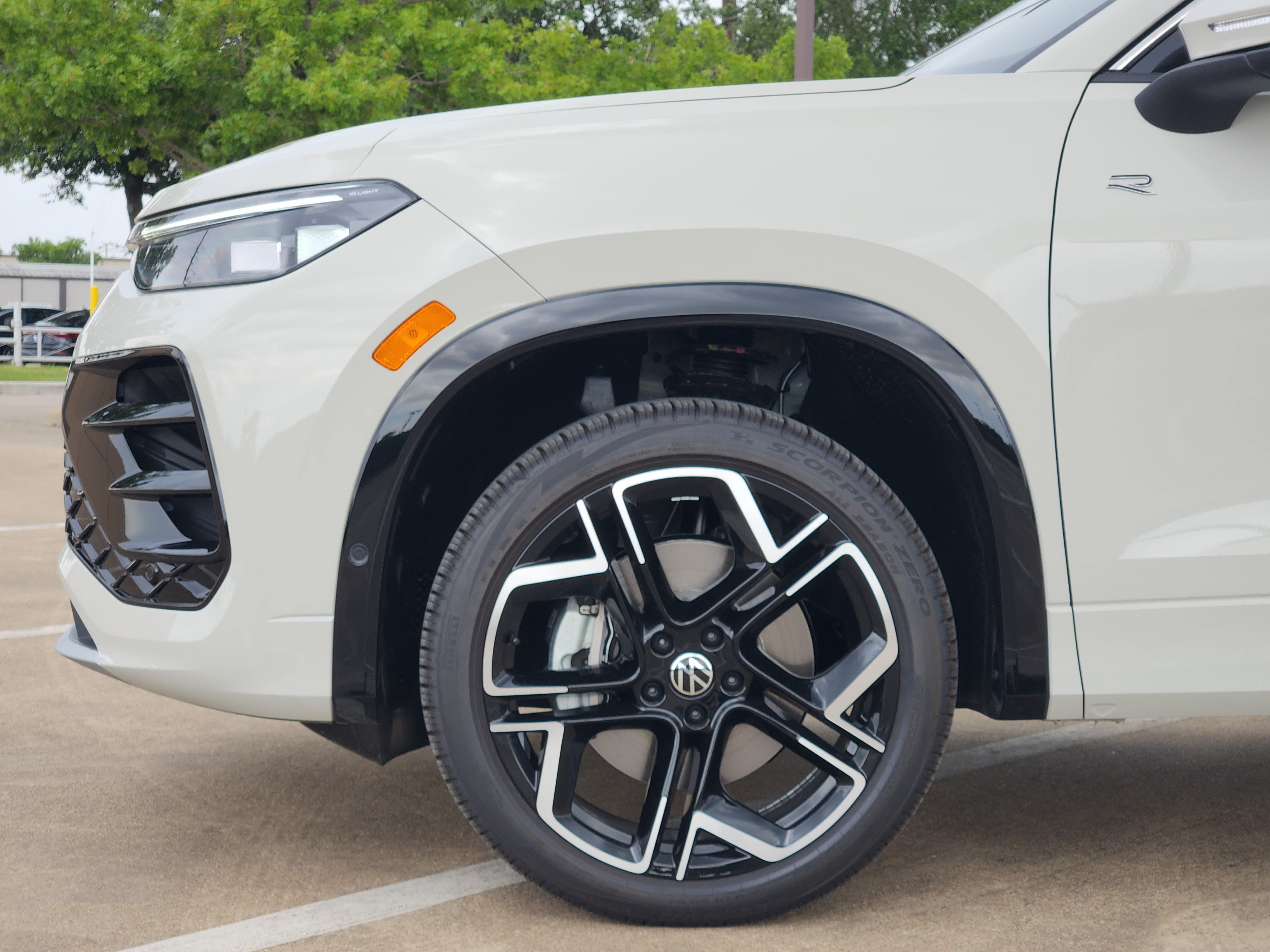 2026 Volkswagen Tiguan SEL R-Line Turbo