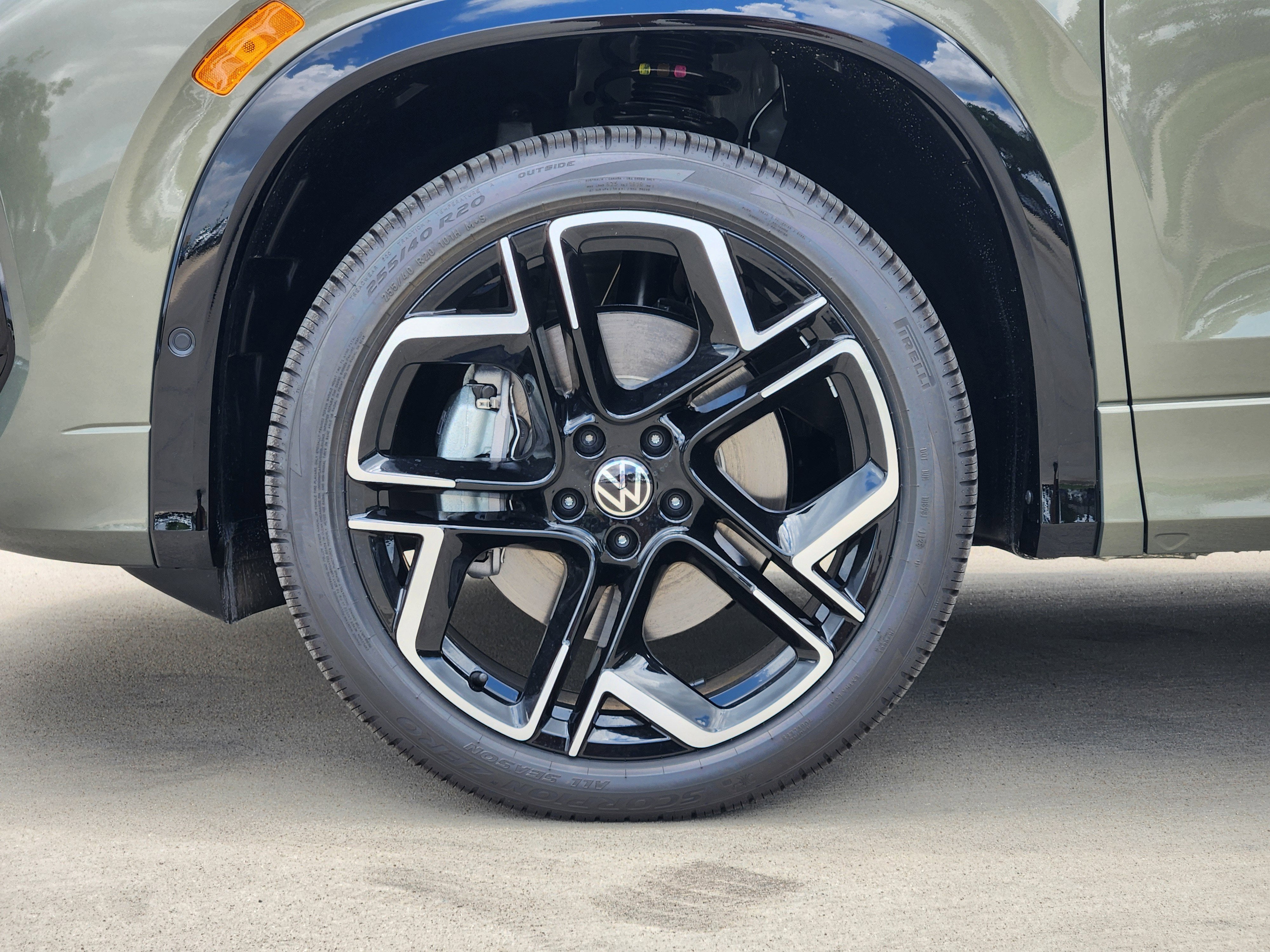 2026 Volkswagen Tiguan SEL R-Line Turbo
