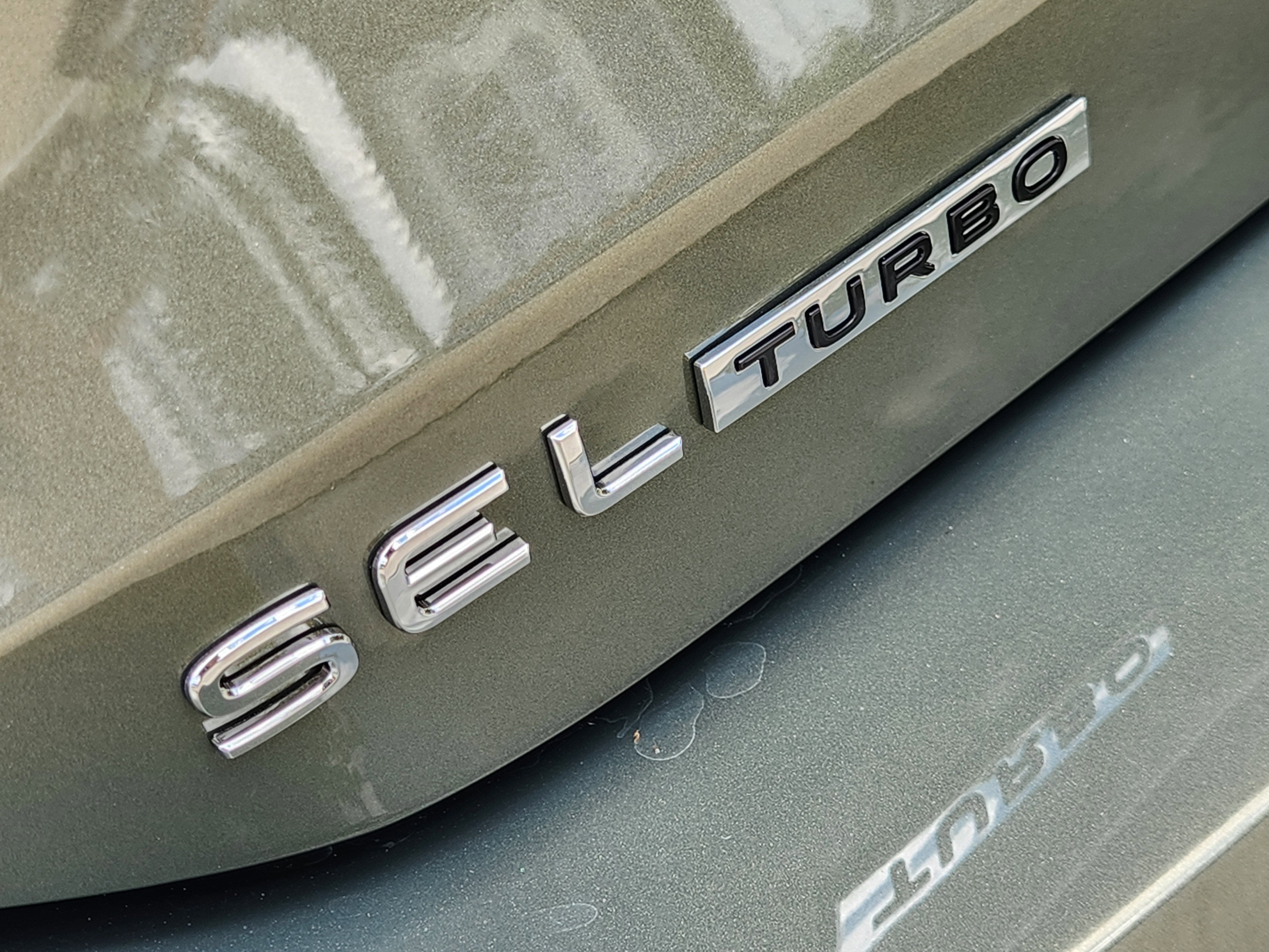 2026 Volkswagen Tiguan SEL R-Line Turbo