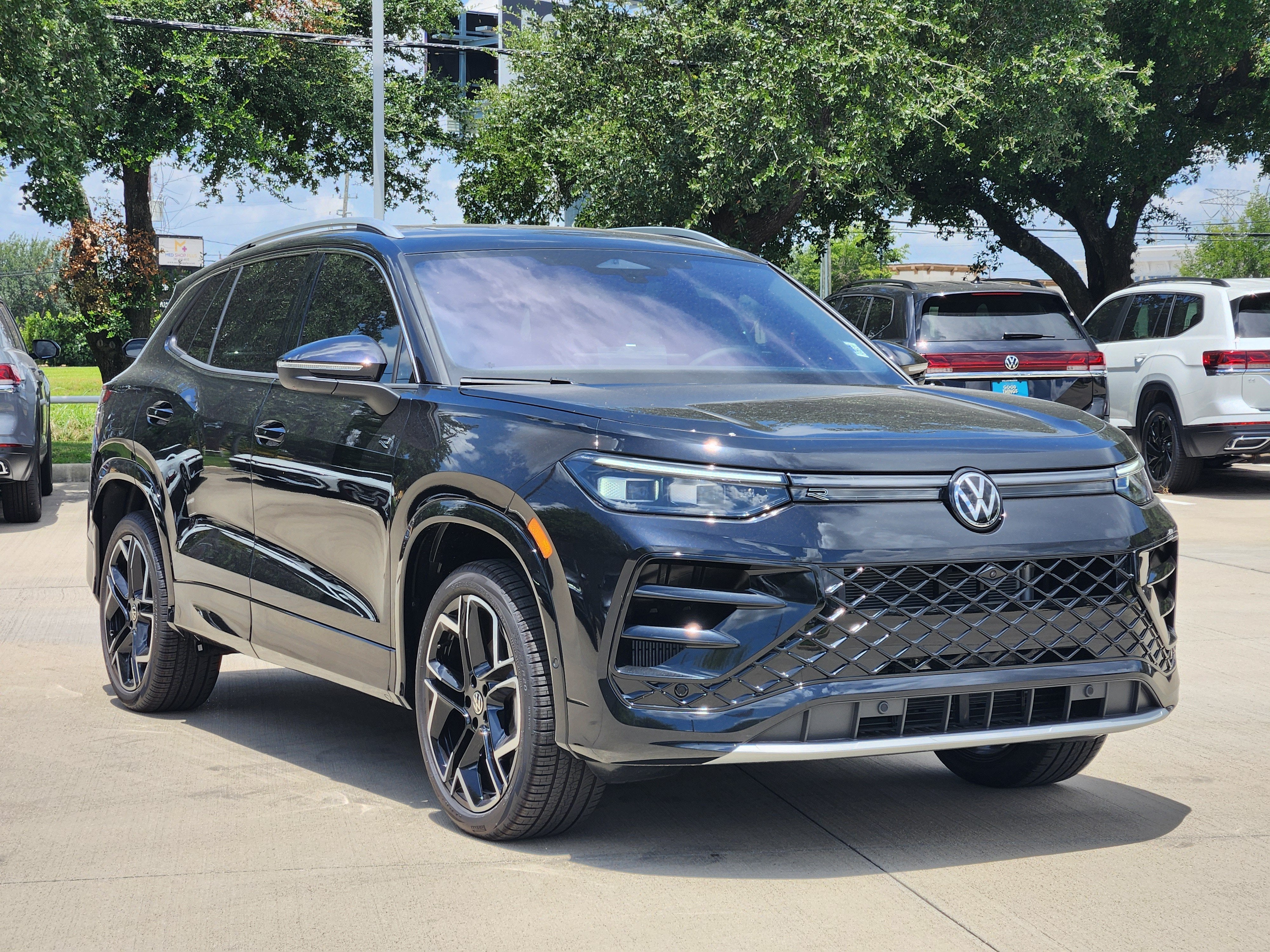 2026 Volkswagen Tiguan SEL R-Line Turbo