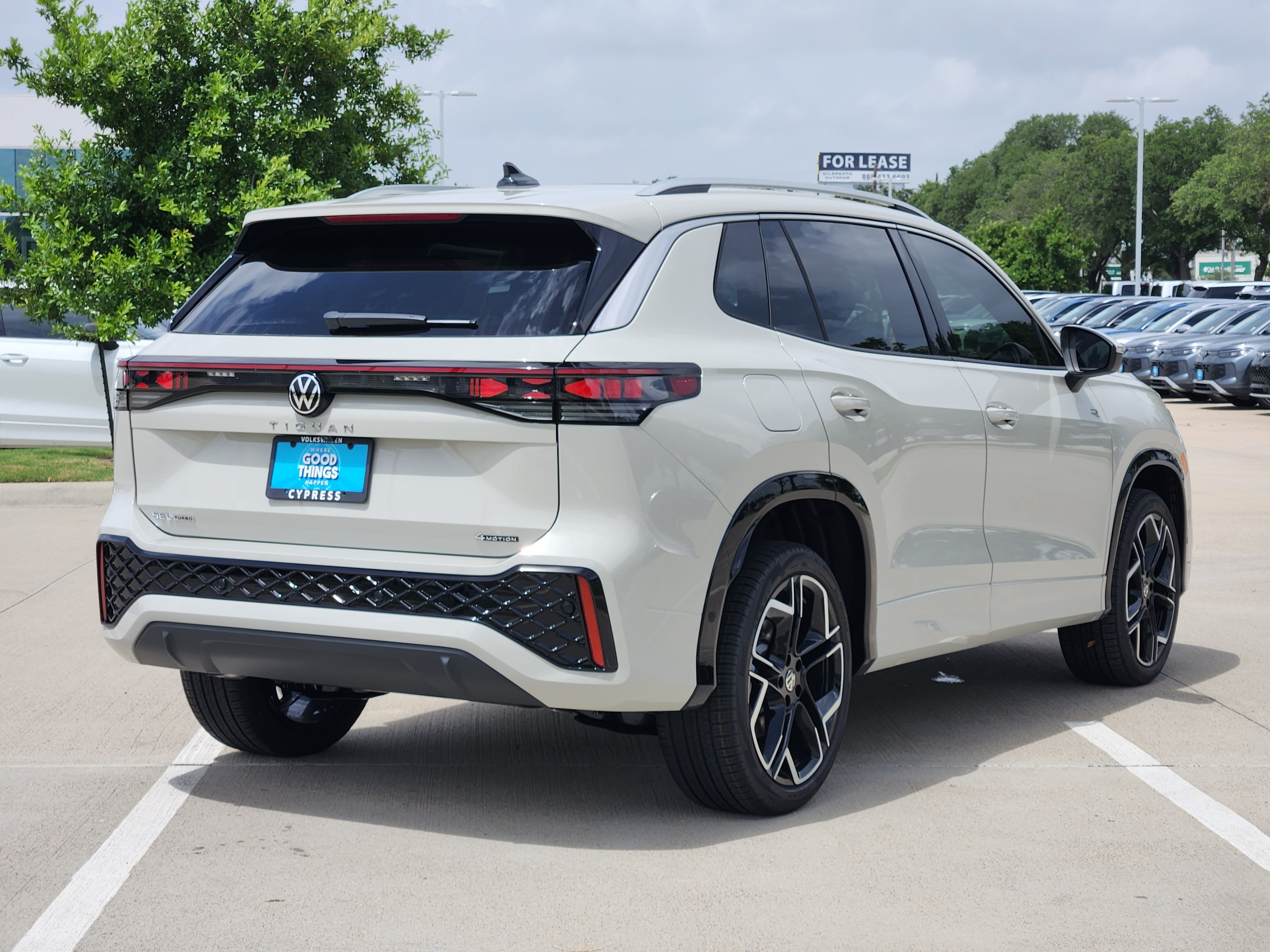 2026 Volkswagen Tiguan SEL R-Line Turbo