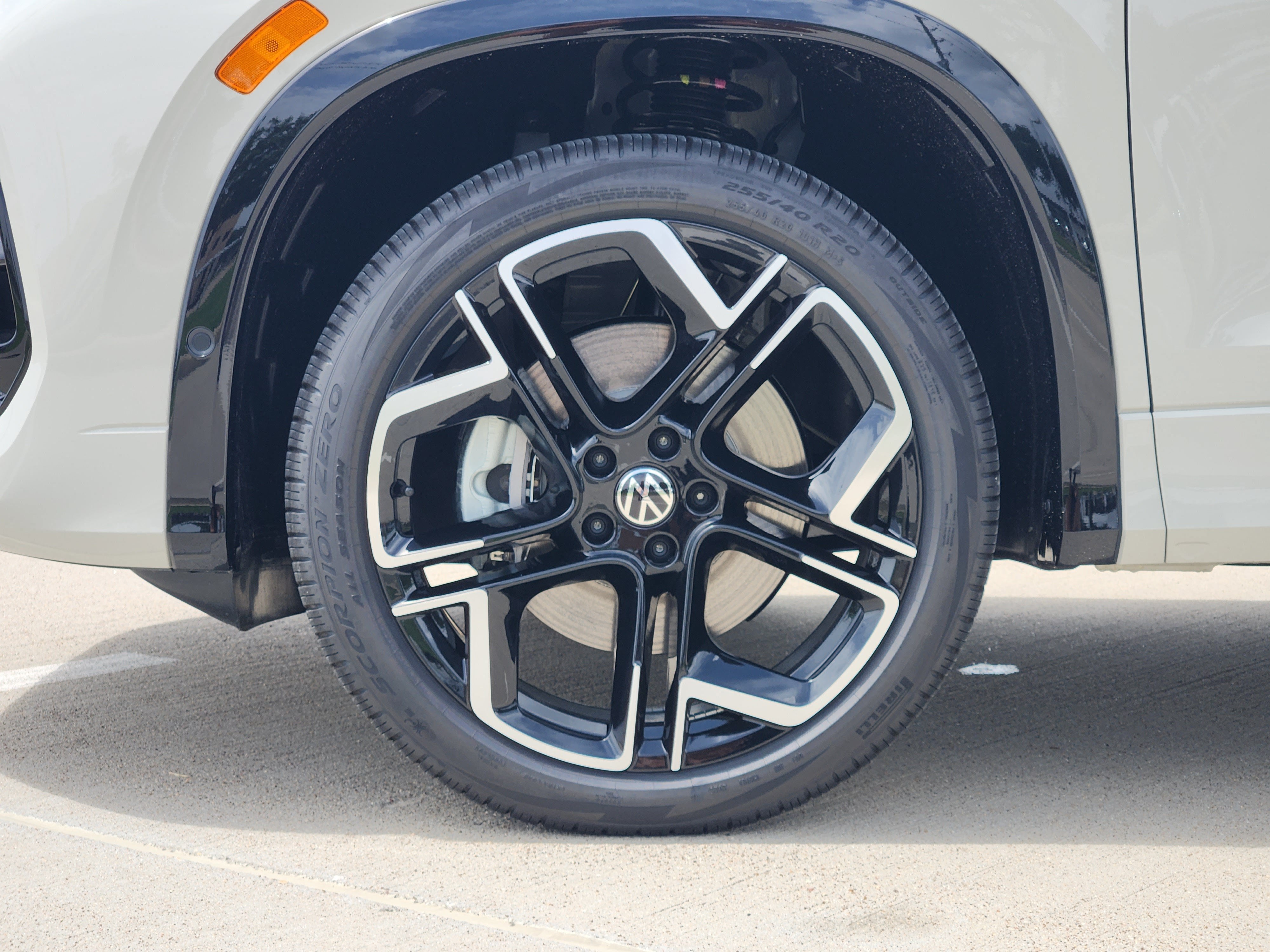 2026 Volkswagen Tiguan SEL R-Line Turbo