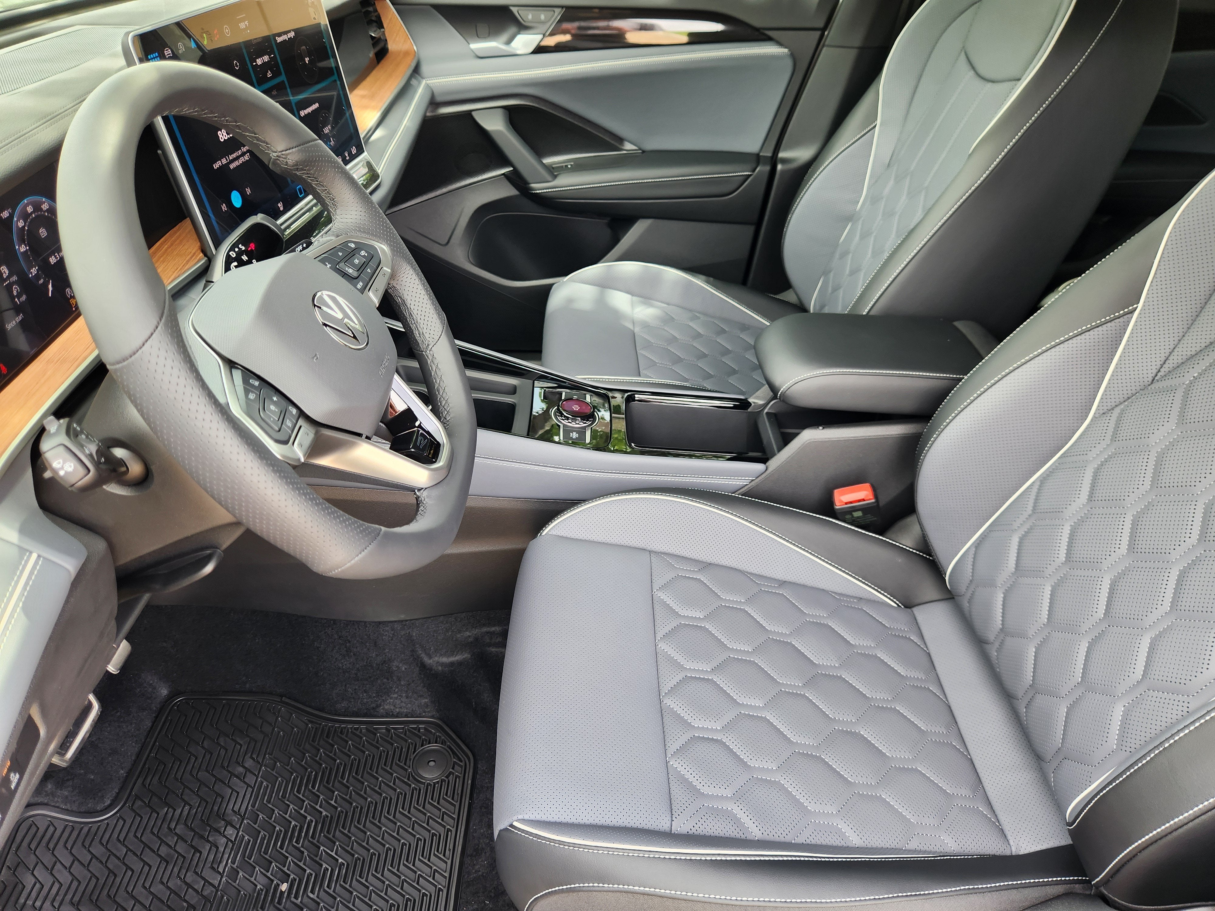 2026 Volkswagen Tiguan SEL R-Line Turbo