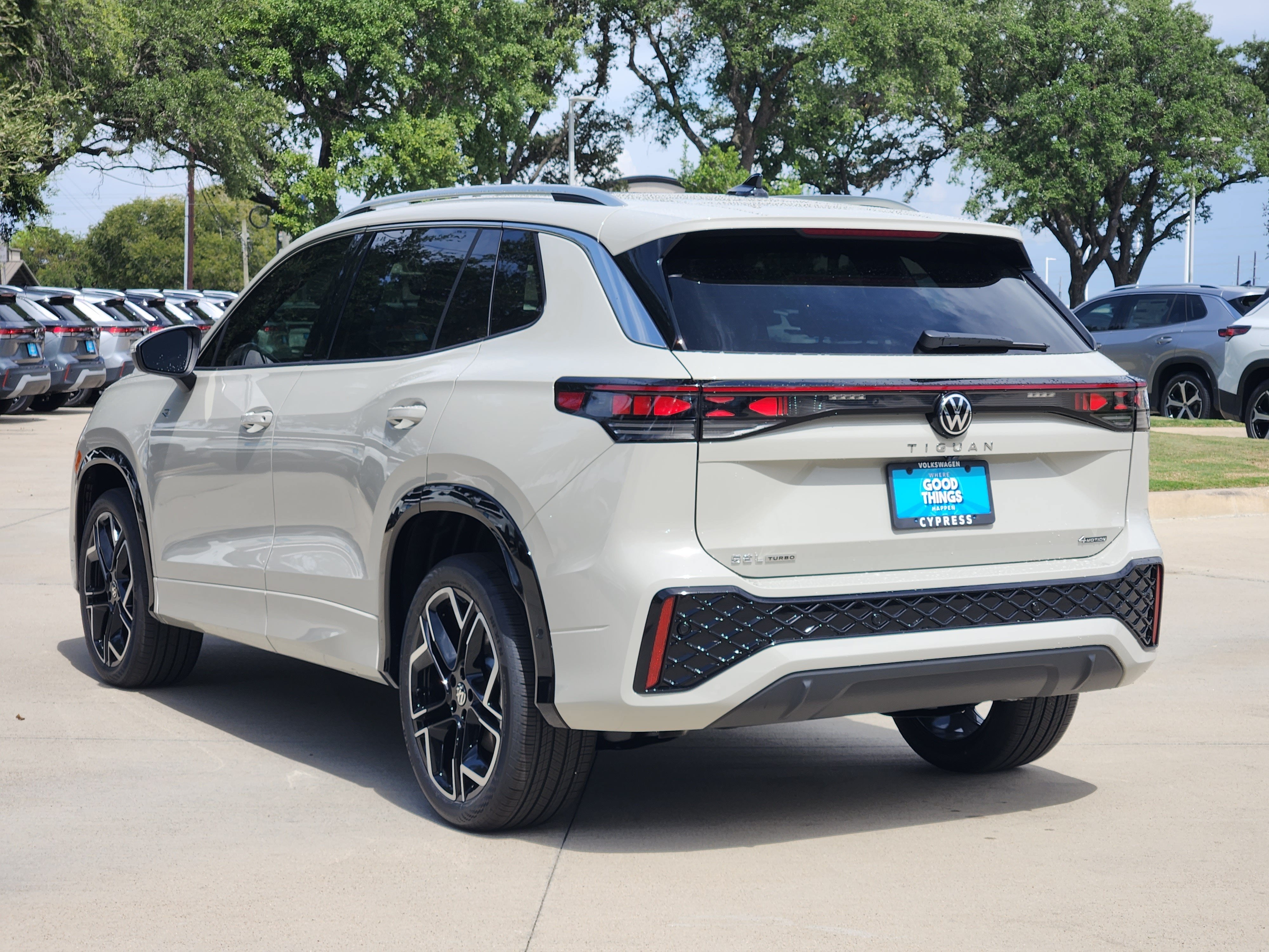 2026 Volkswagen Tiguan SEL R-Line Turbo