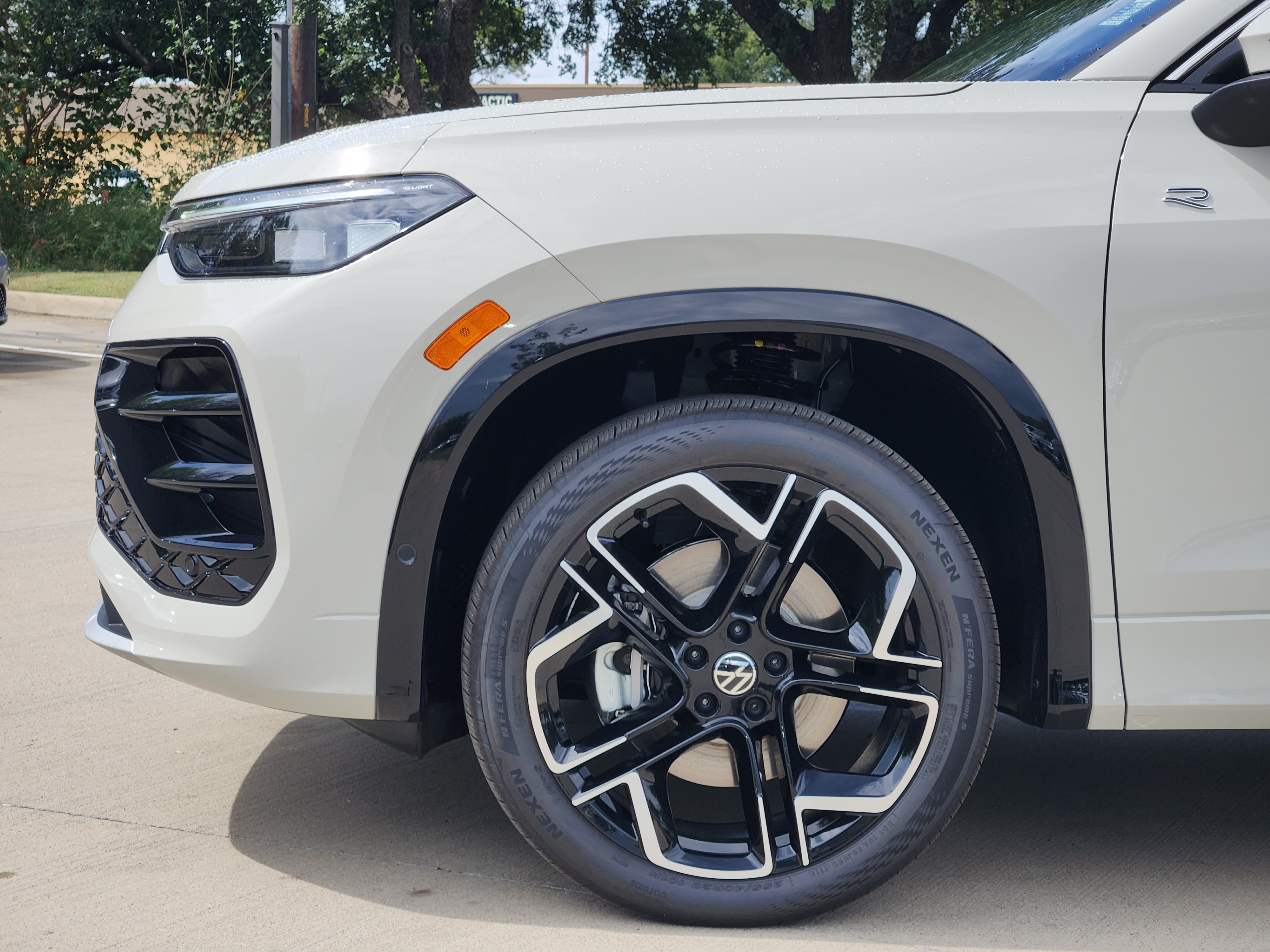 2026 Volkswagen Tiguan SEL R-Line Turbo