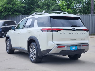2023 Nissan Pathfinder SL