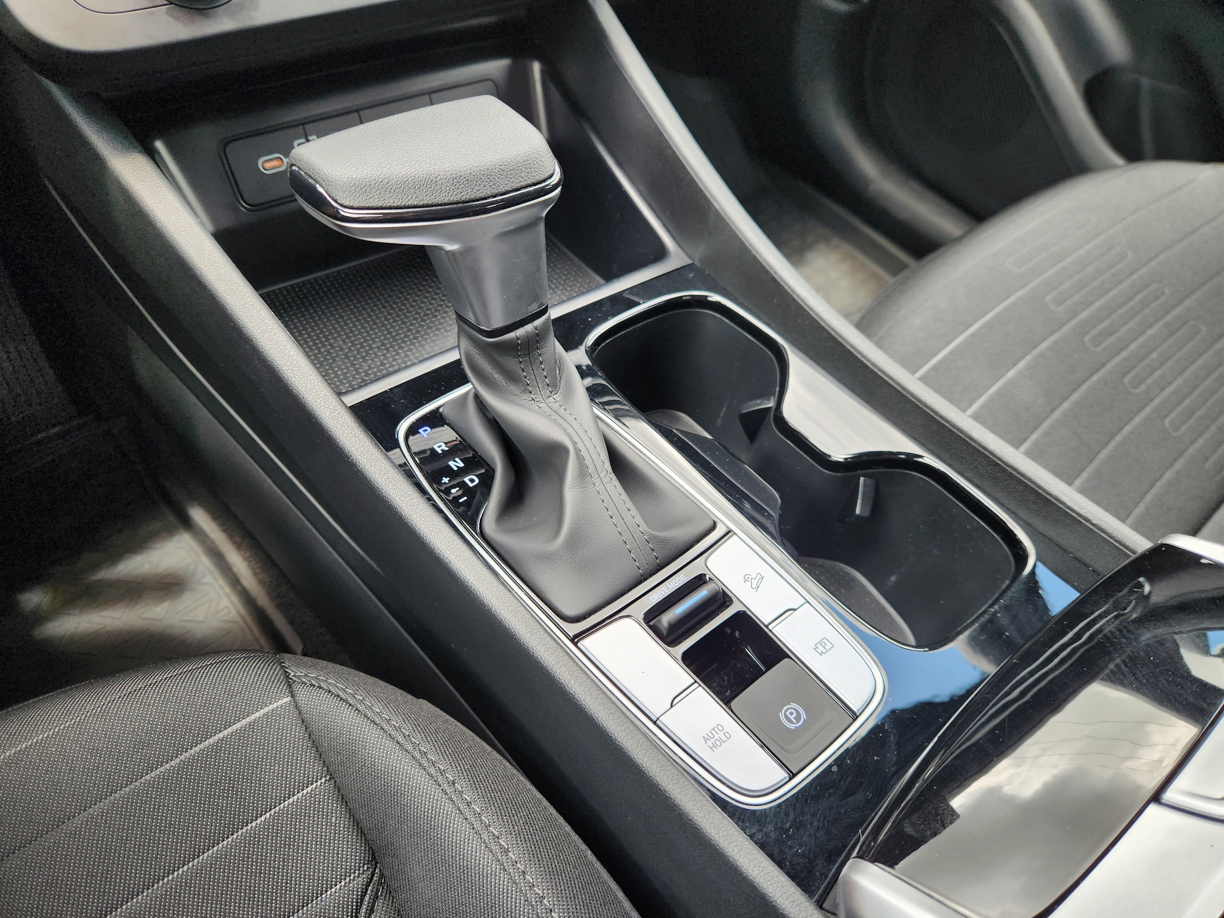 2025 Hyundai Santa Cruz SE