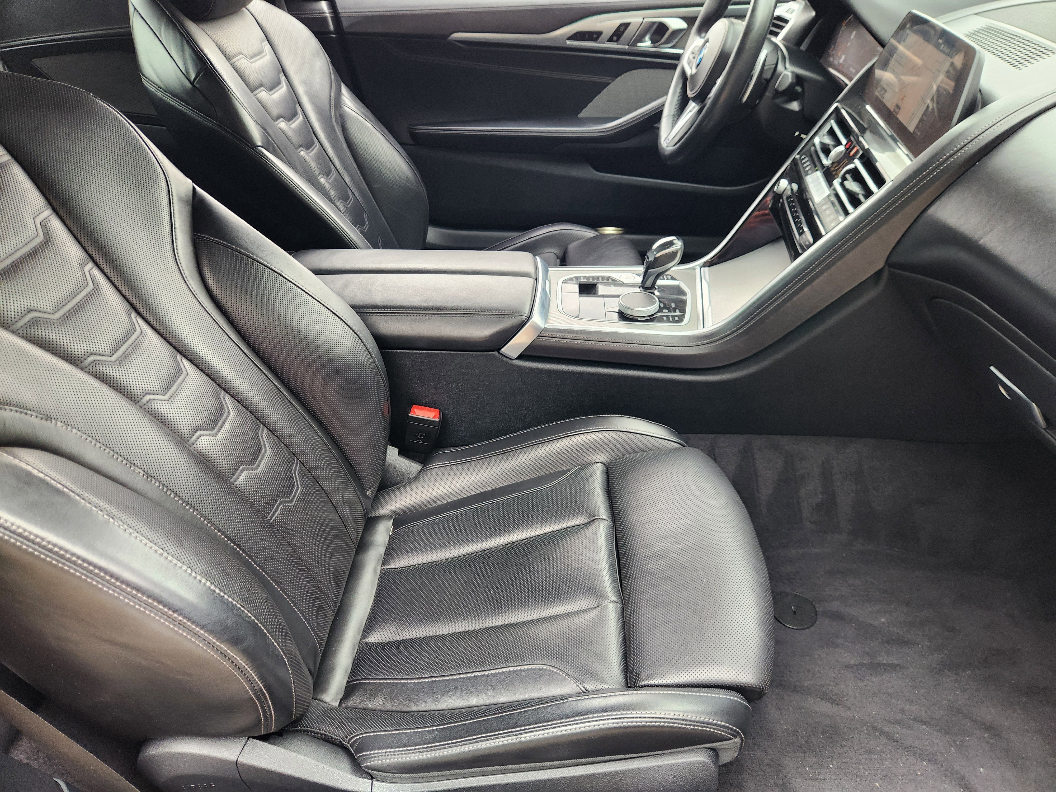 2022 BMW 8 Series 840i