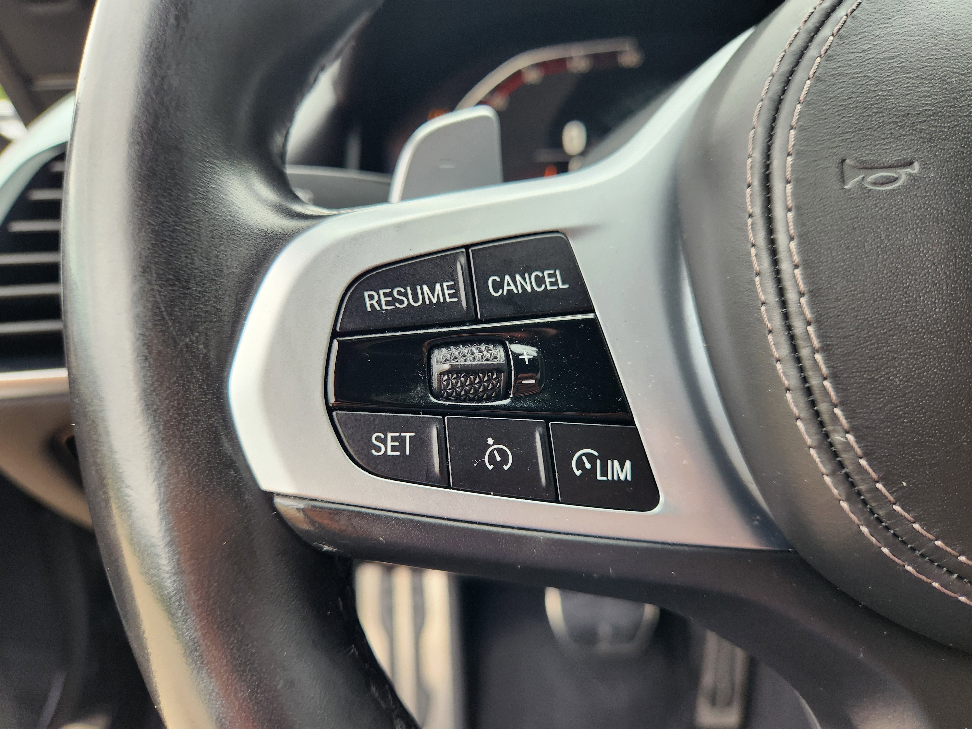 2022 BMW 8 Series 840i