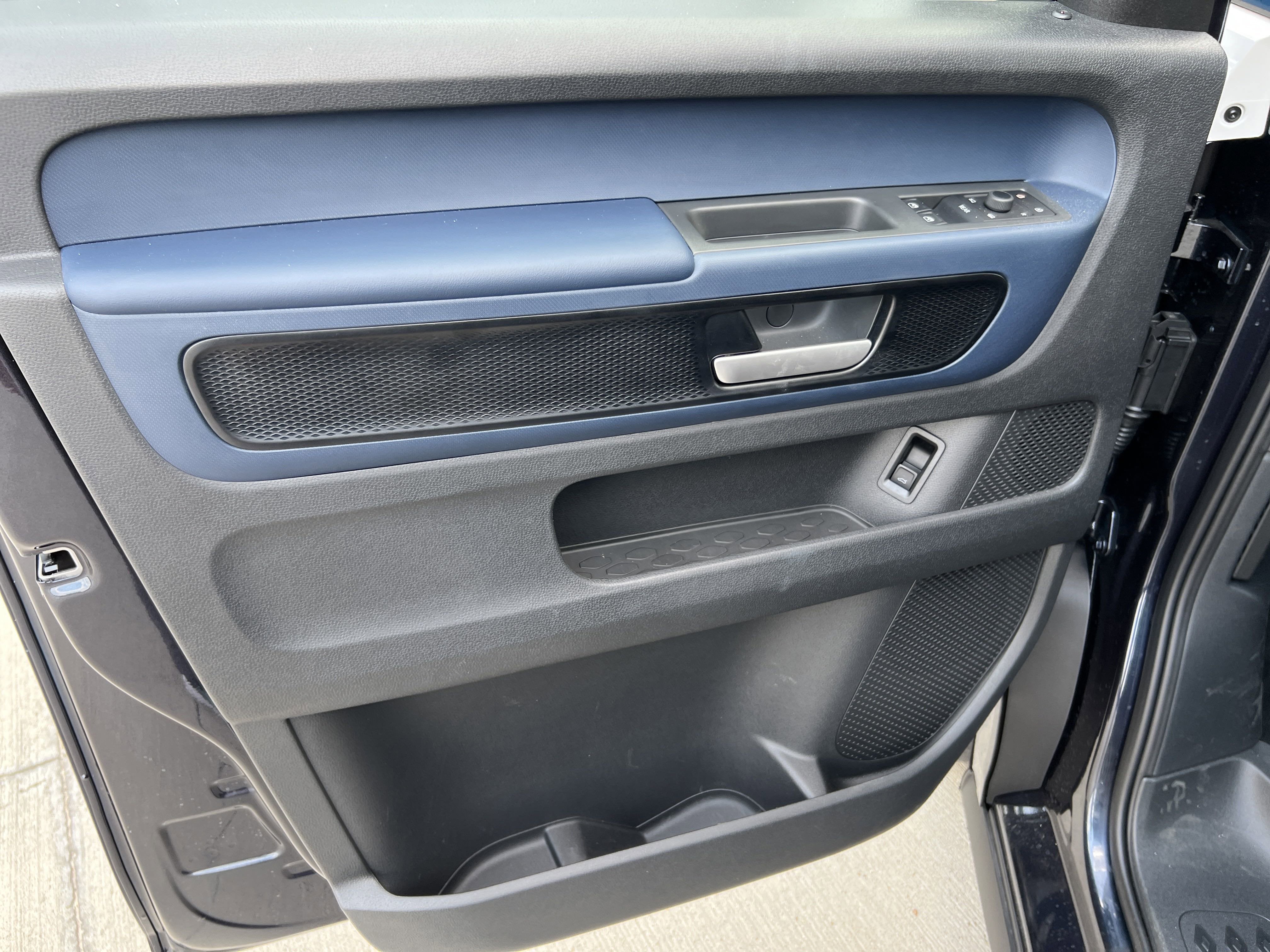 2025 Volkswagen ID. Buzz Pro S Plus