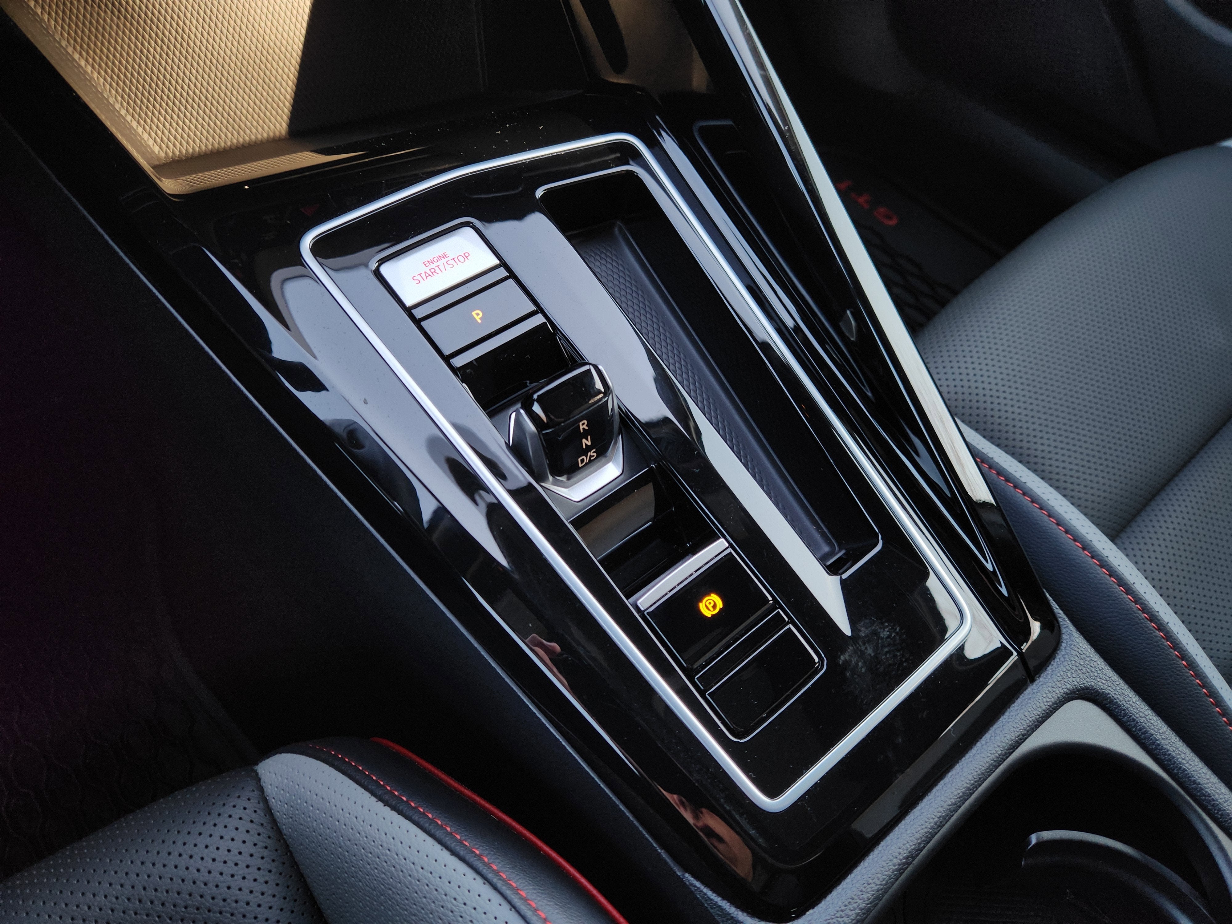 2024 Volkswagen Golf GTI SE