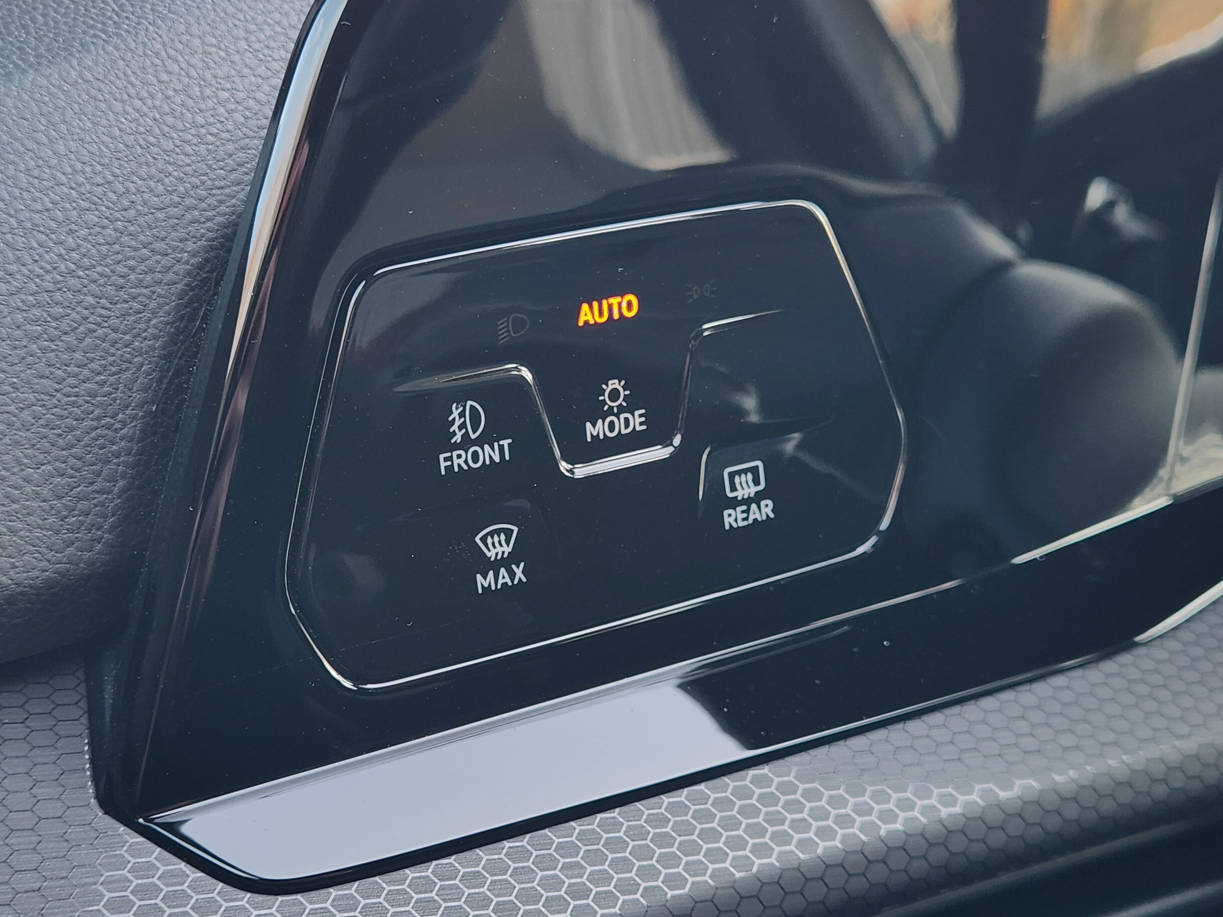 2024 Volkswagen Golf GTI SE