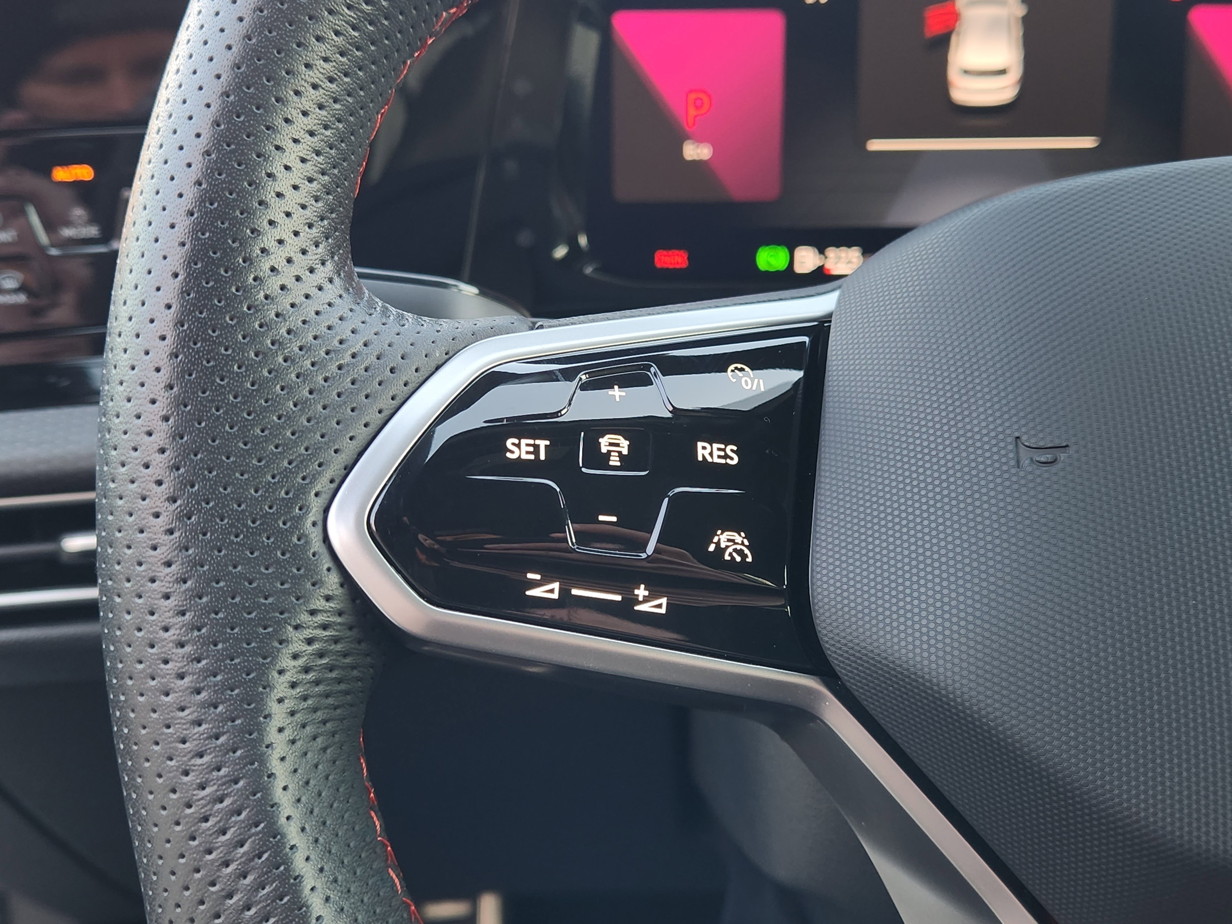 2024 Volkswagen Golf GTI SE