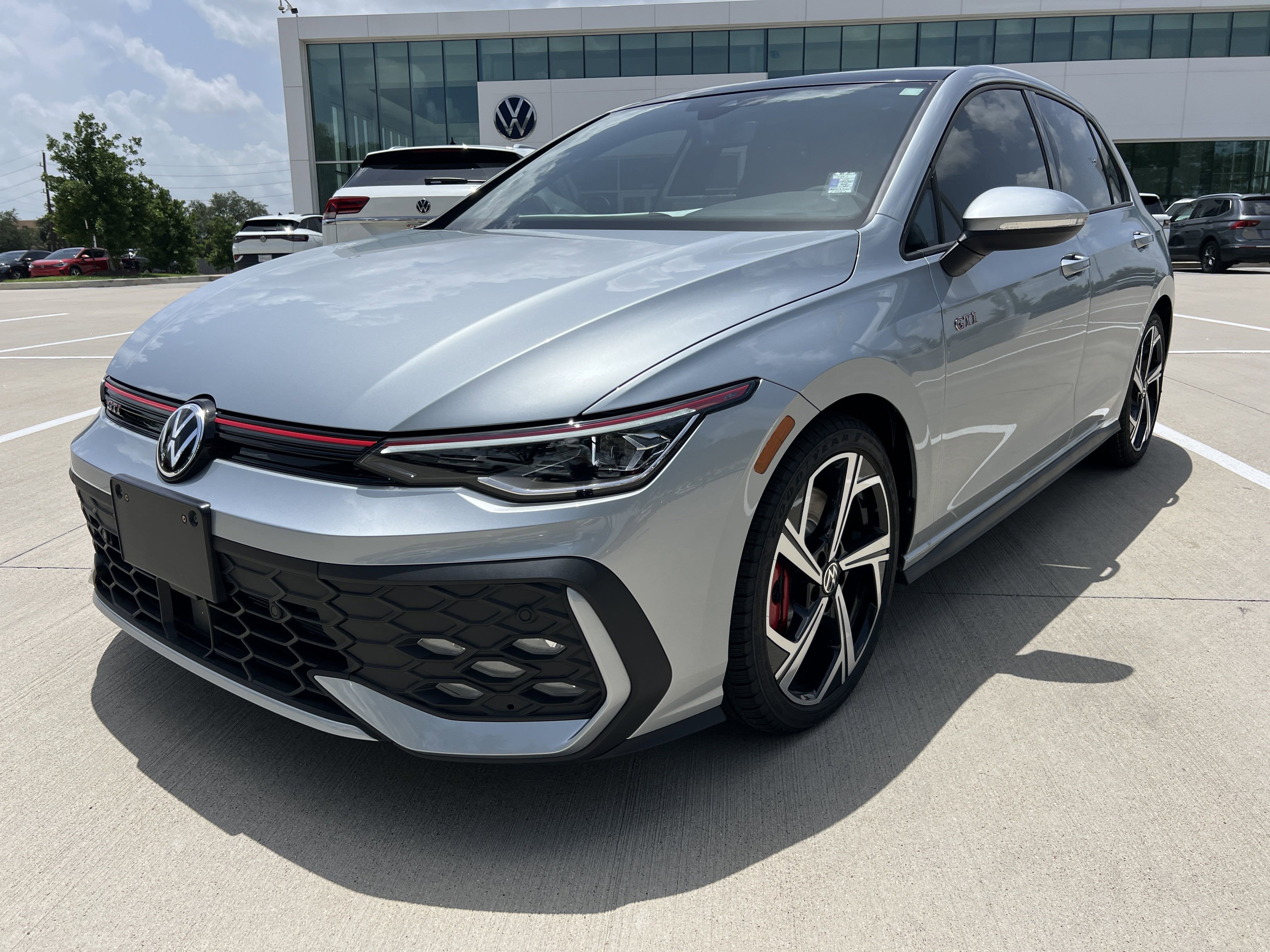 2025 Volkswagen Golf GTI SE