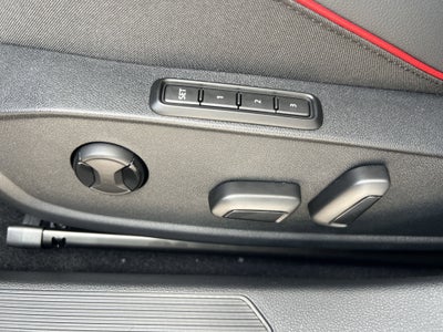 2025 Volkswagen Golf GTI SE