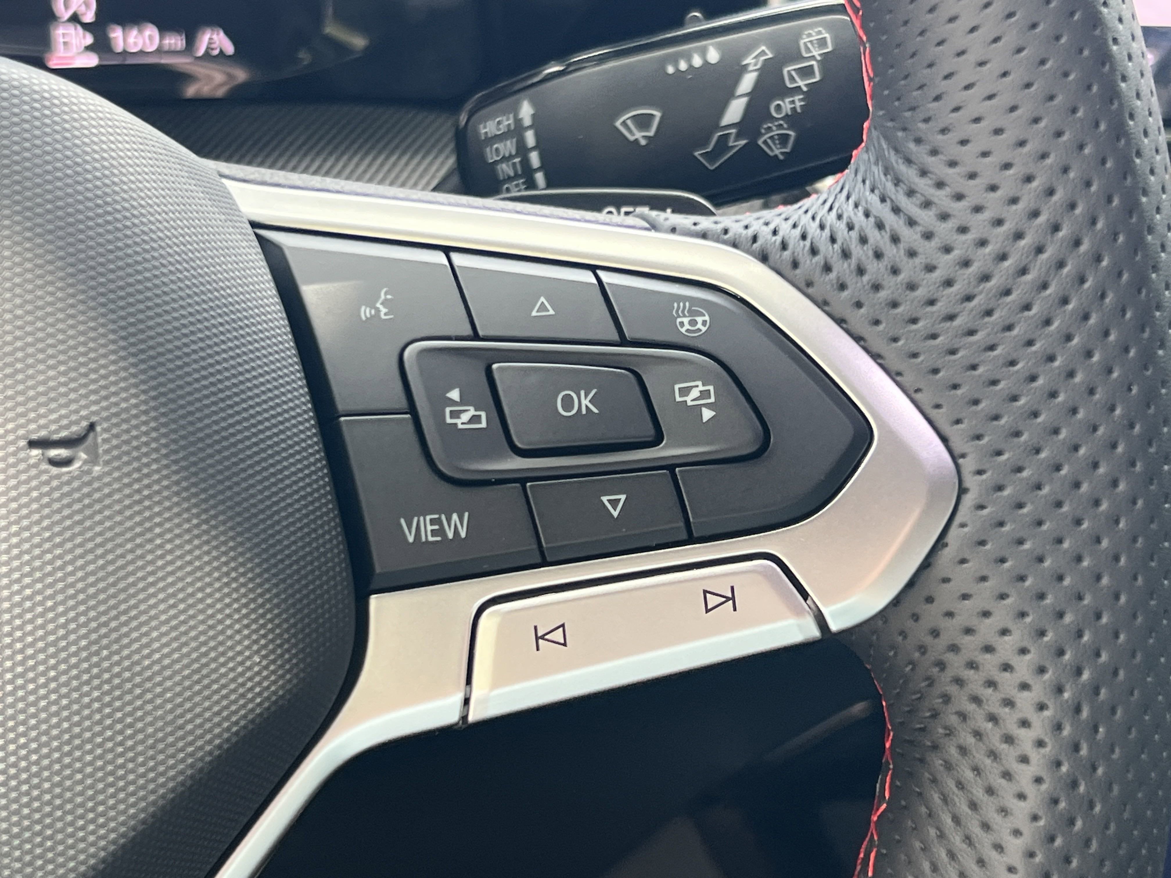 2025 Volkswagen Golf GTI SE