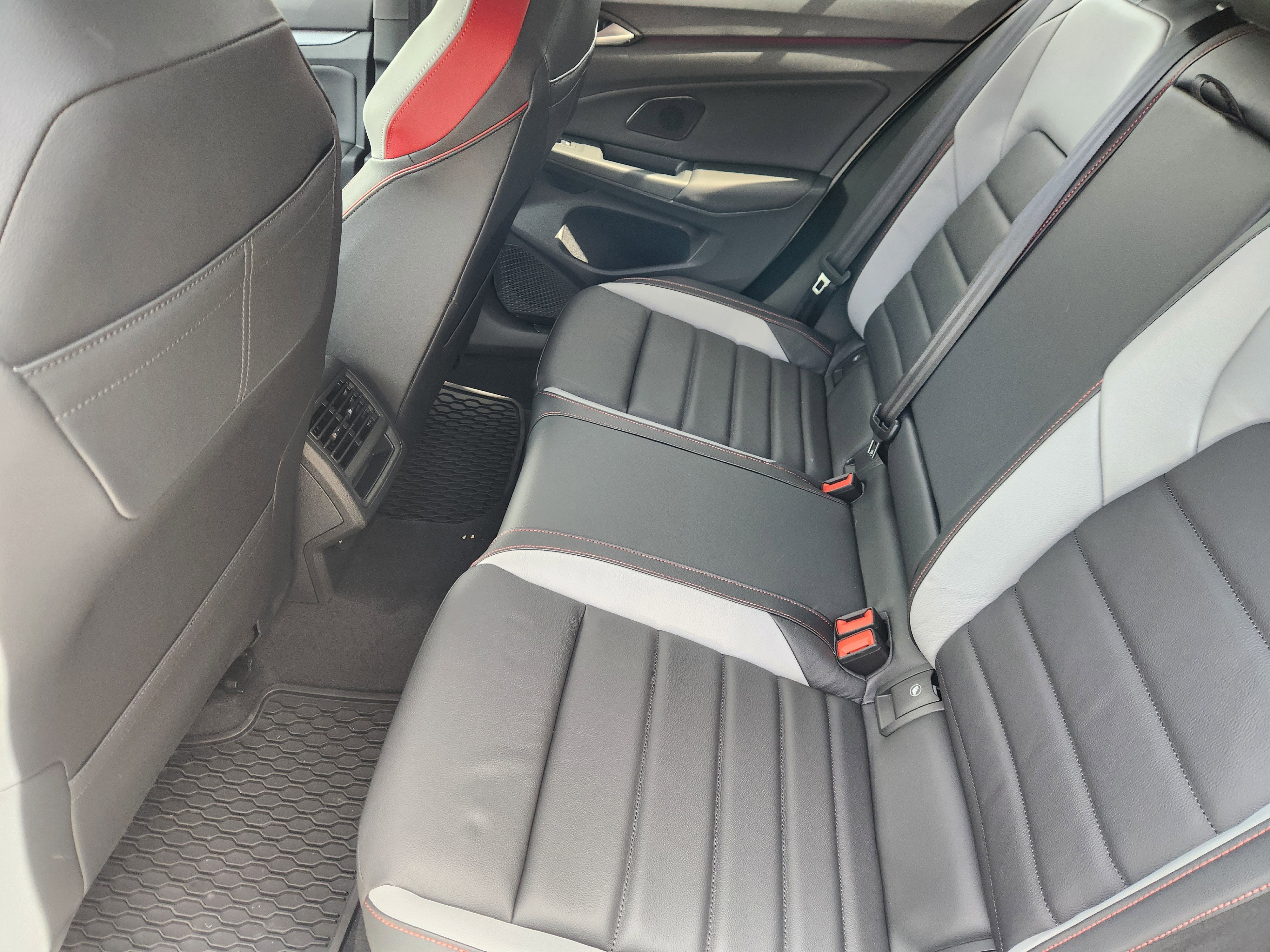 2026 Volkswagen Golf GTI SE