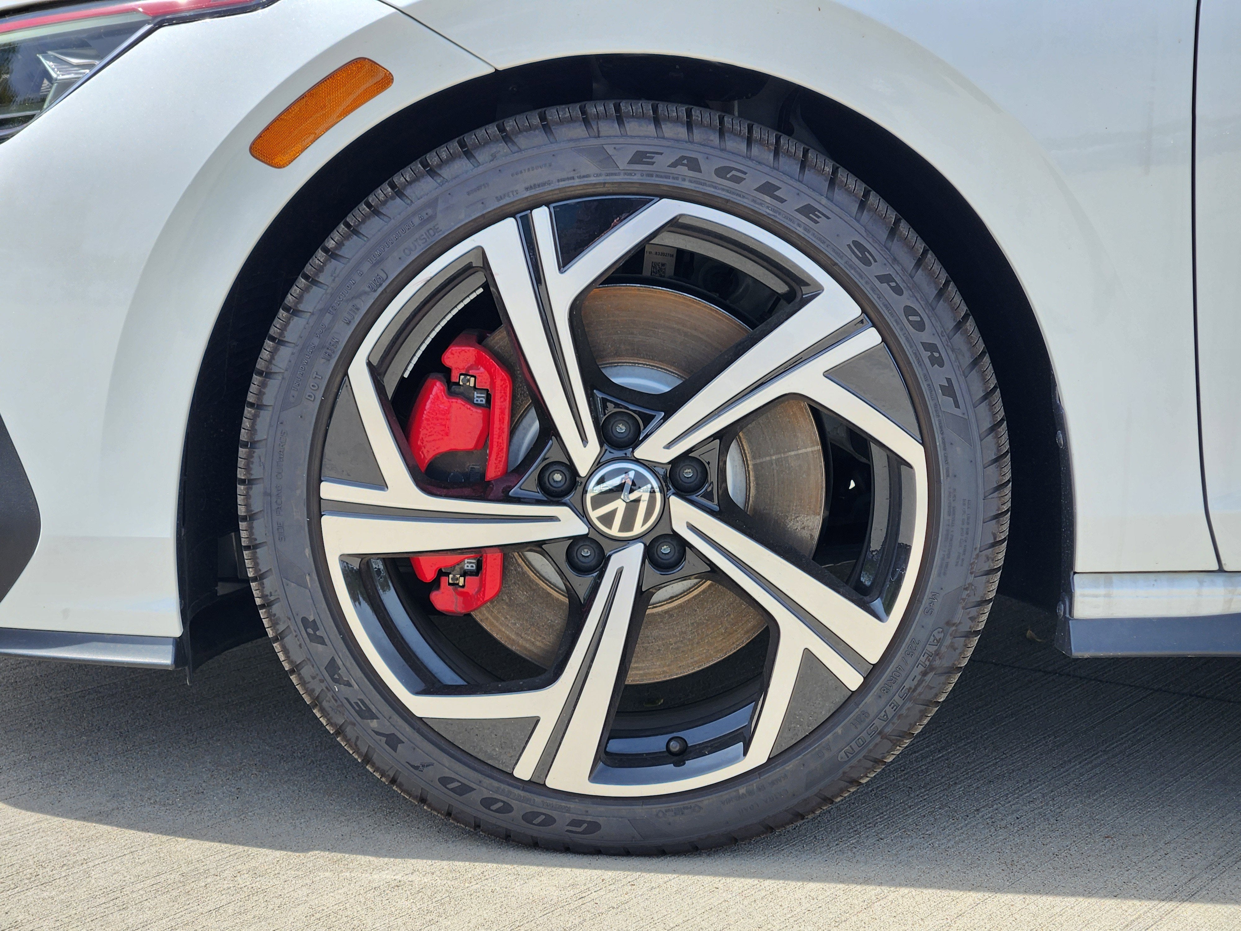 2026 Volkswagen Golf GTI SE