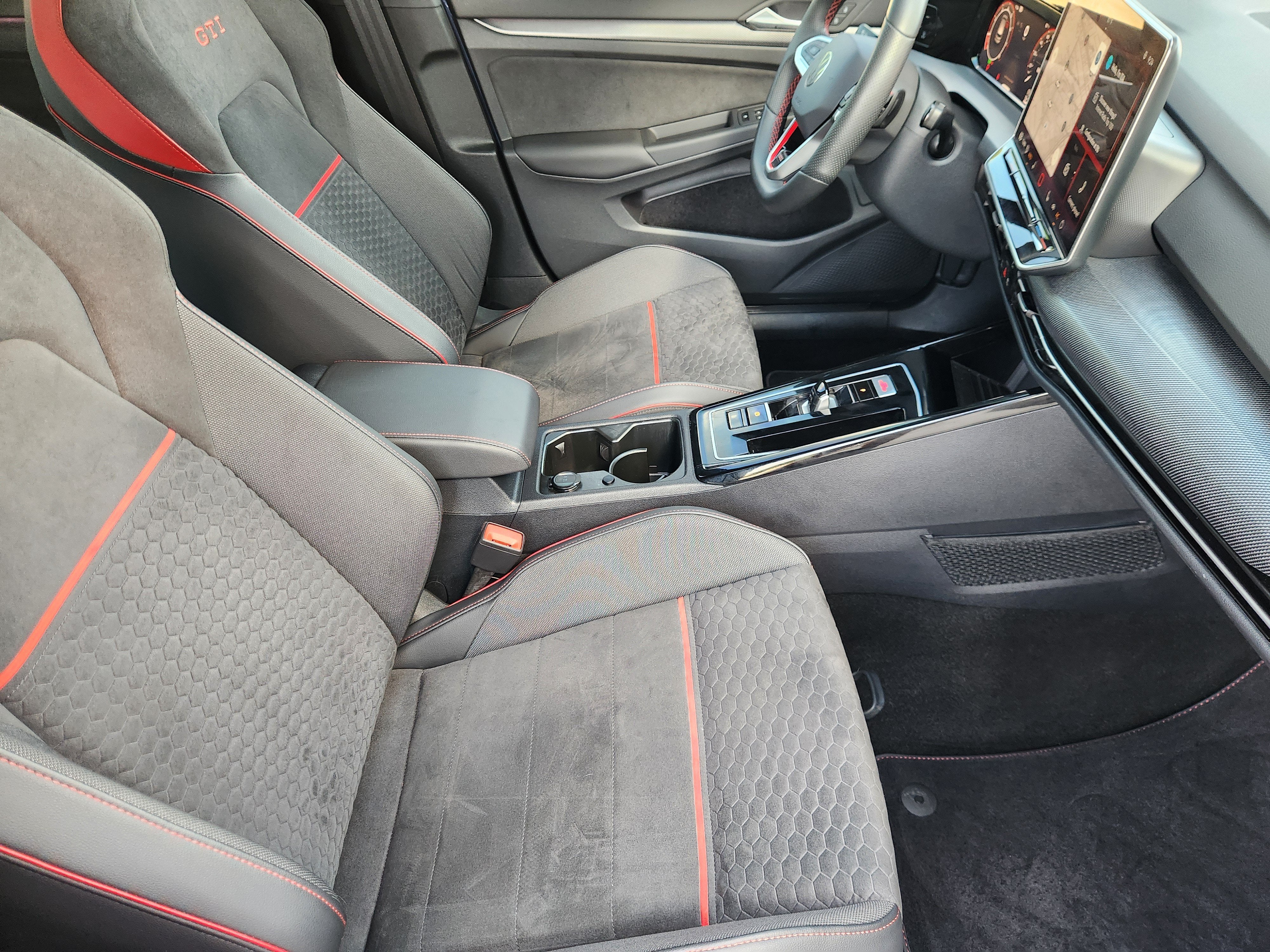 2025 Volkswagen Golf GTI SE
