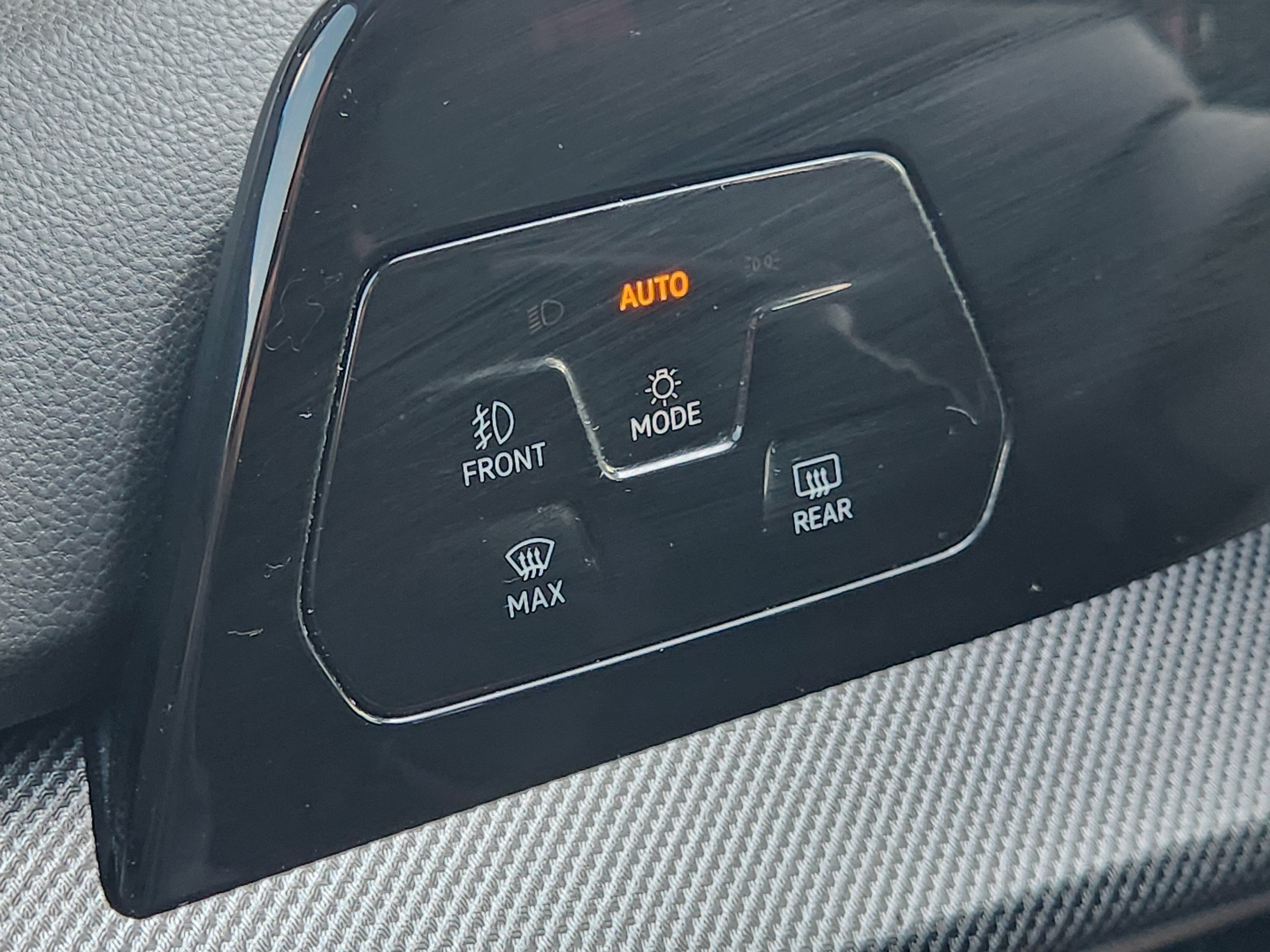 2025 Volkswagen Golf GTI SE