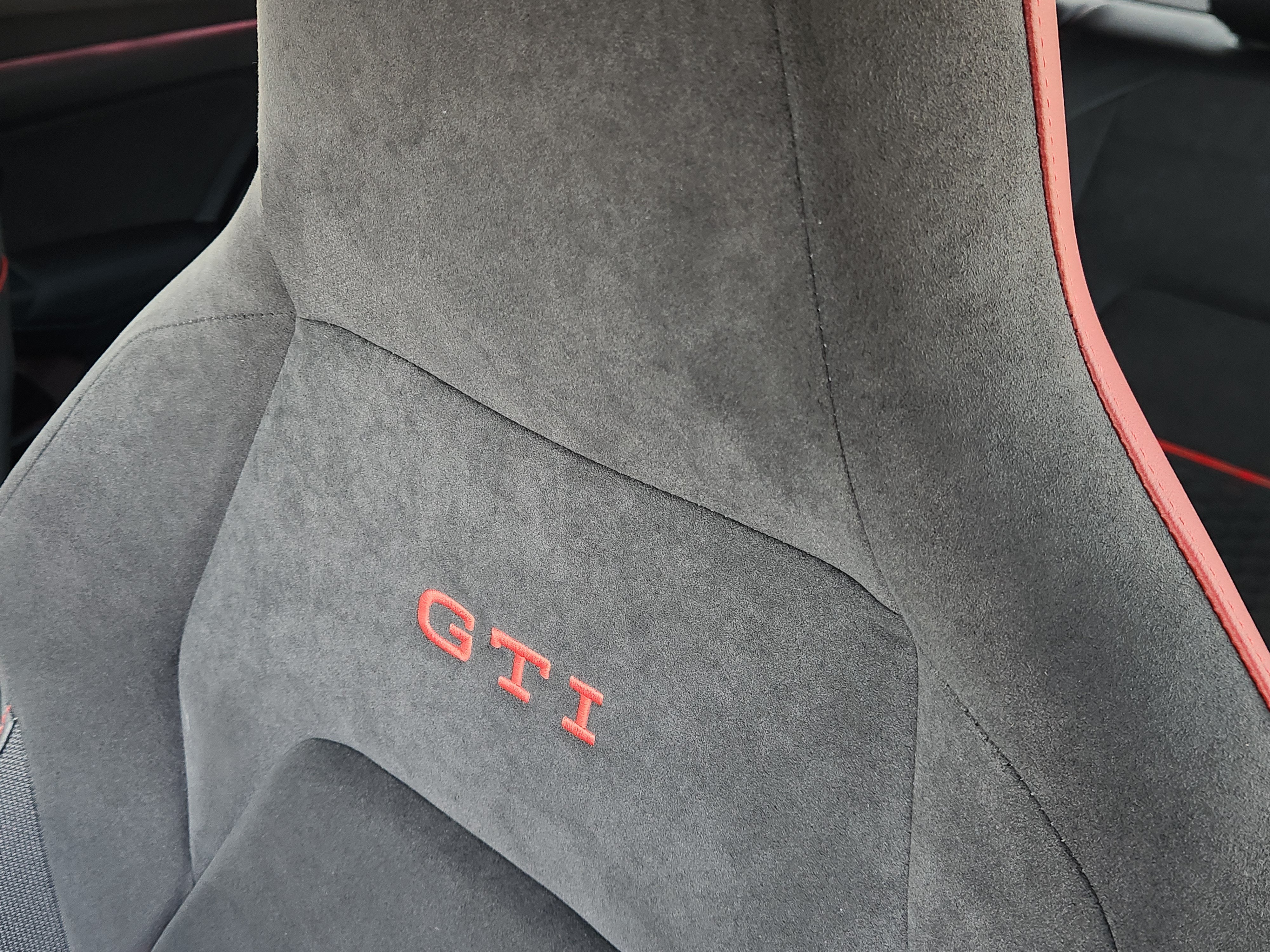 2025 Volkswagen Golf GTI SE