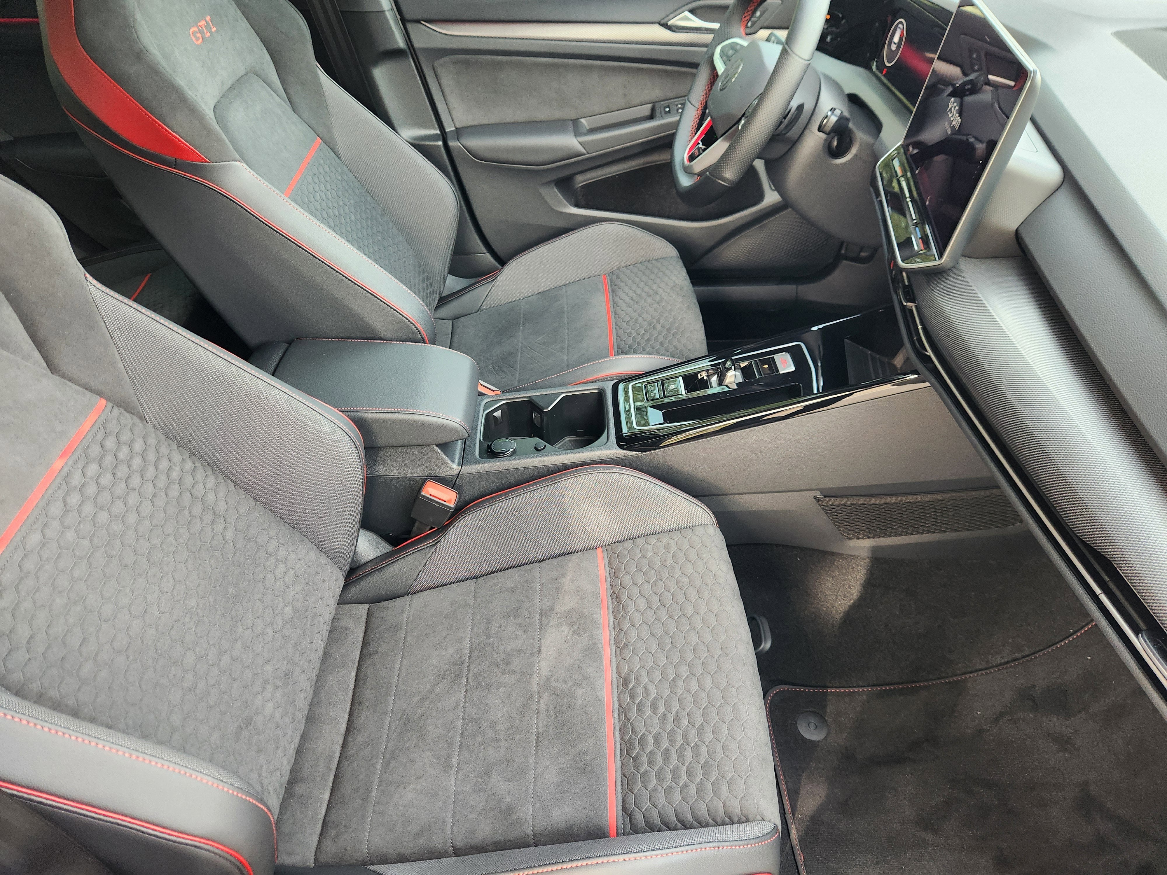 2026 Volkswagen Golf GTI SE