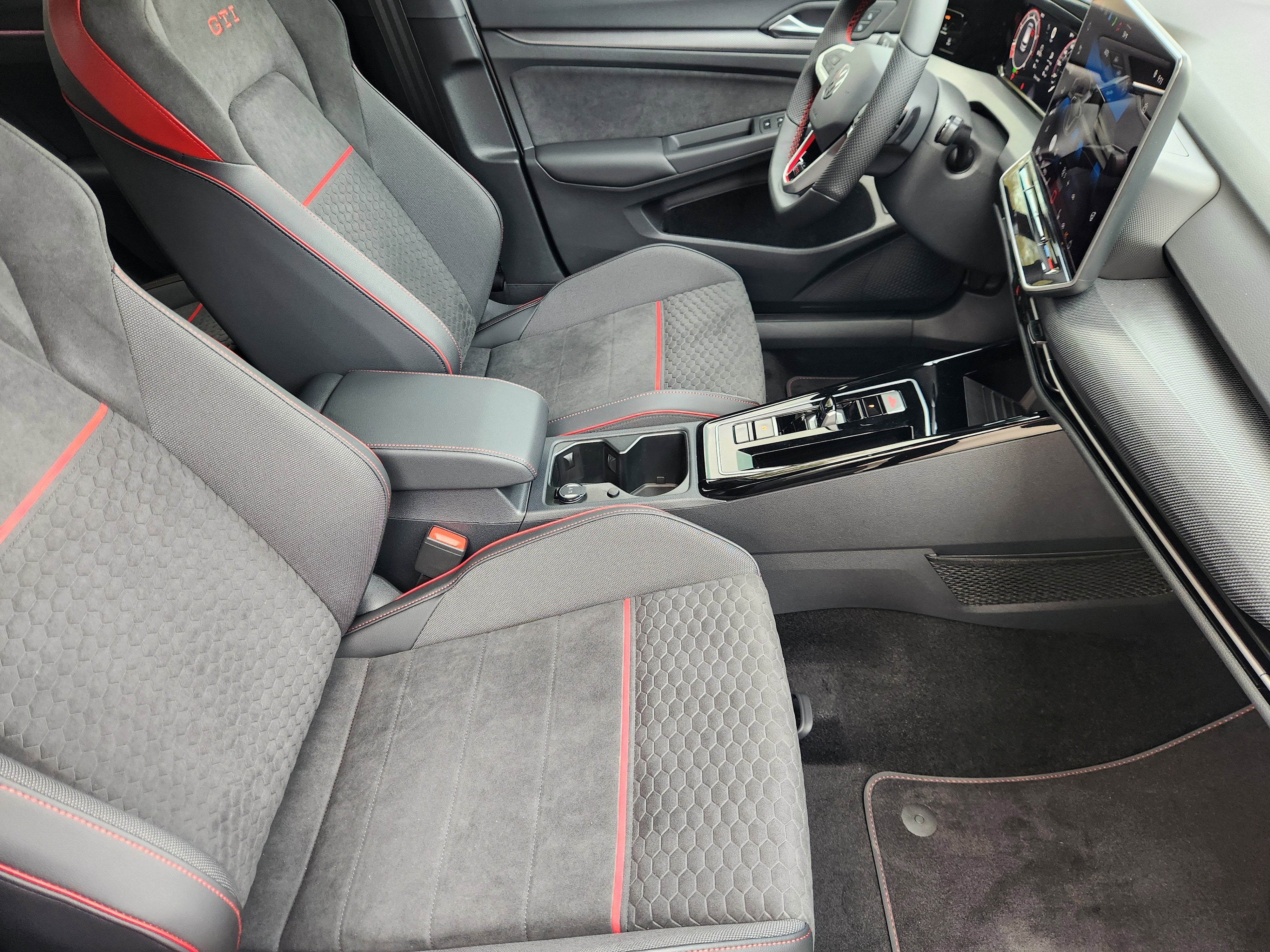 2026 Volkswagen Golf GTI SE