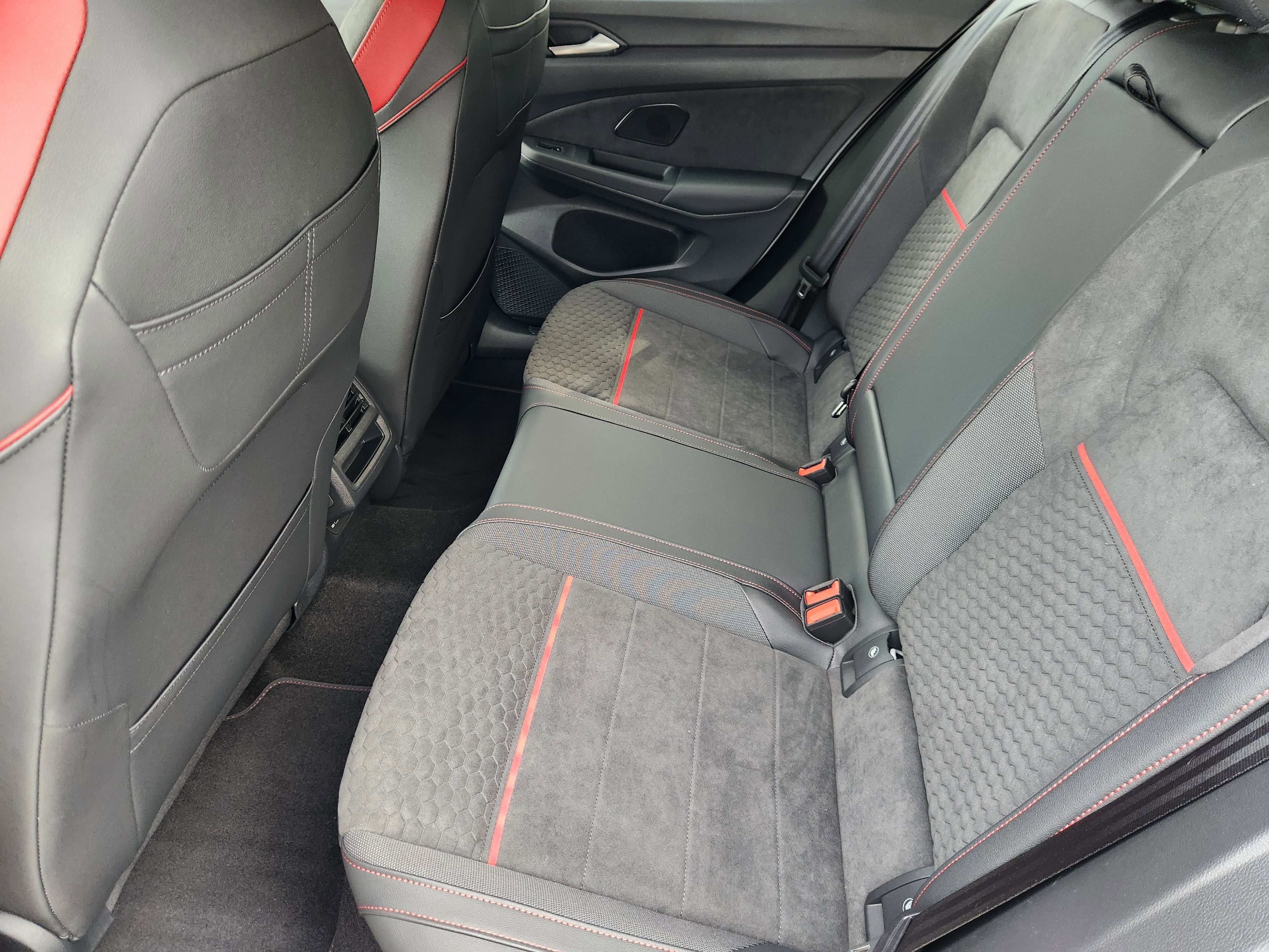 2026 Volkswagen Golf GTI SE