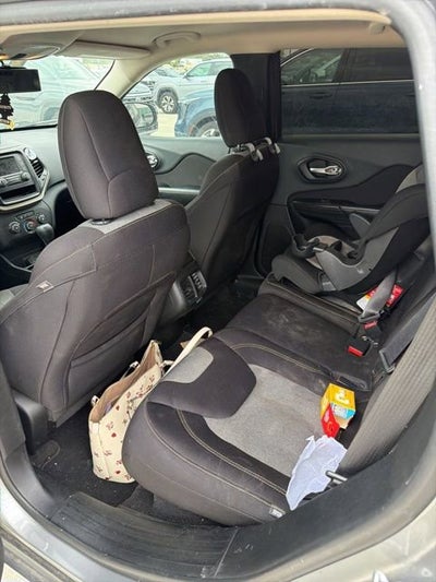 2015 Jeep Cherokee Sport