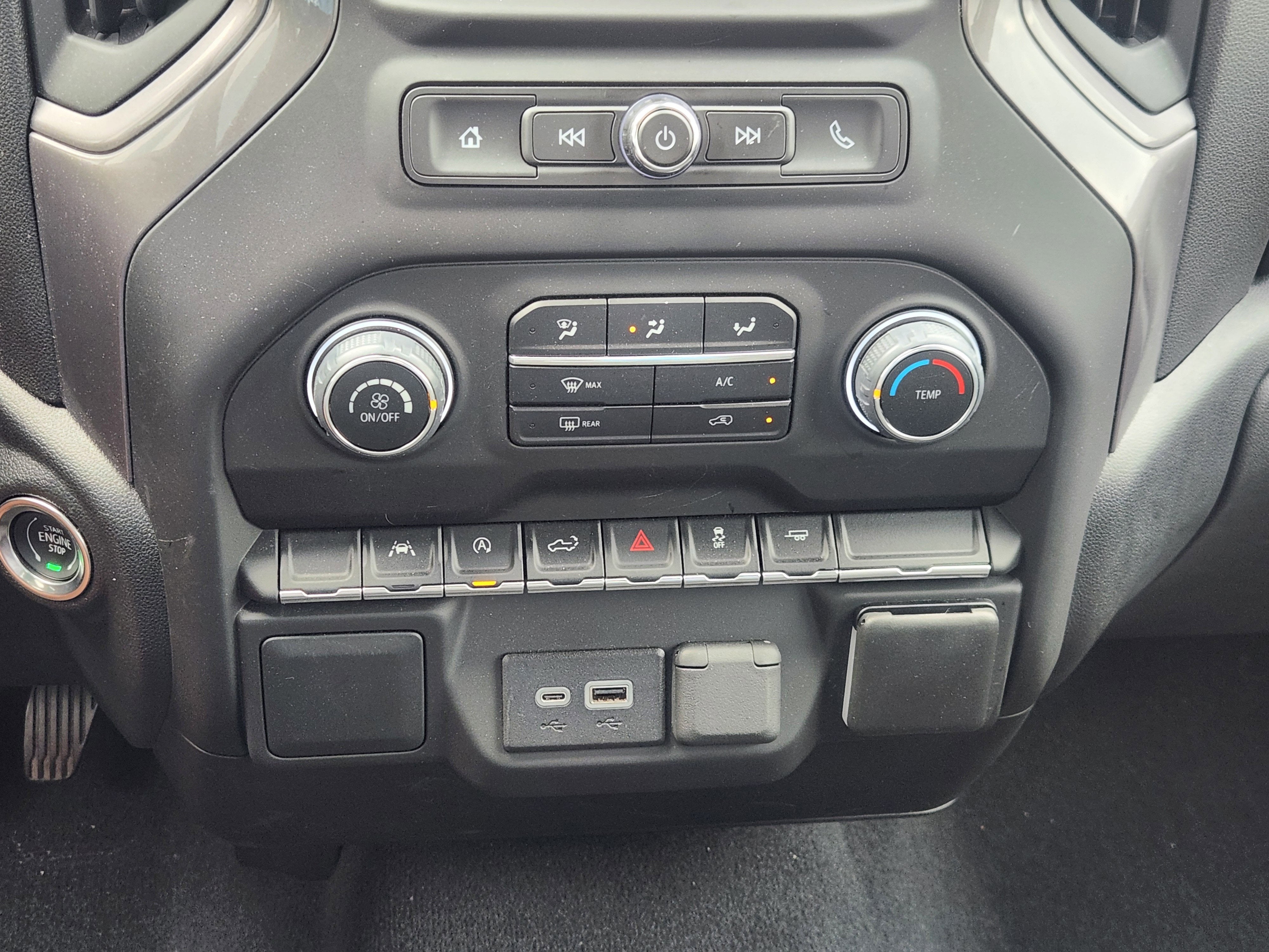 2024 Chevrolet Silverado 1500 Custom