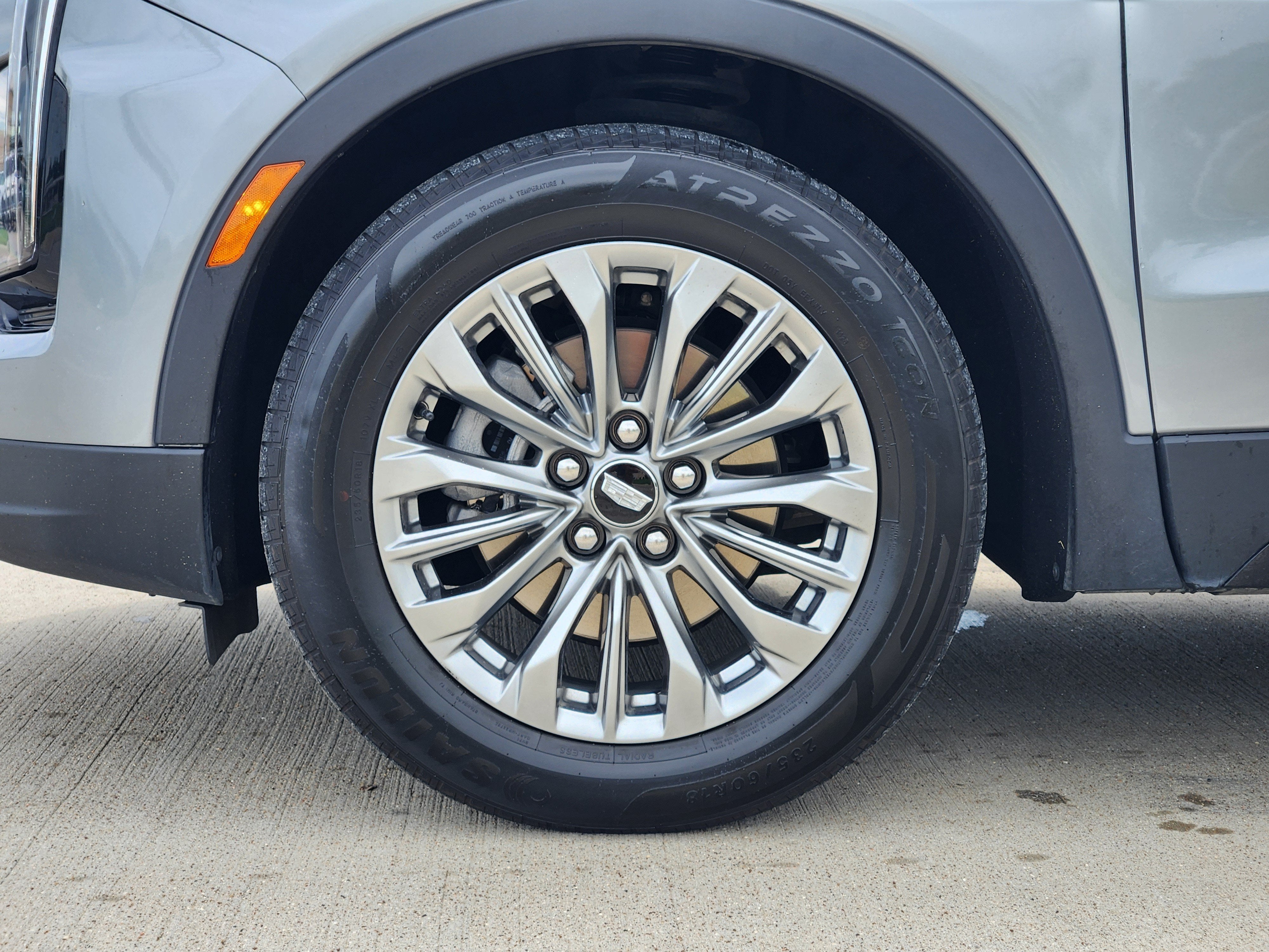 2025 Cadillac XT4 FWD Premium Luxury