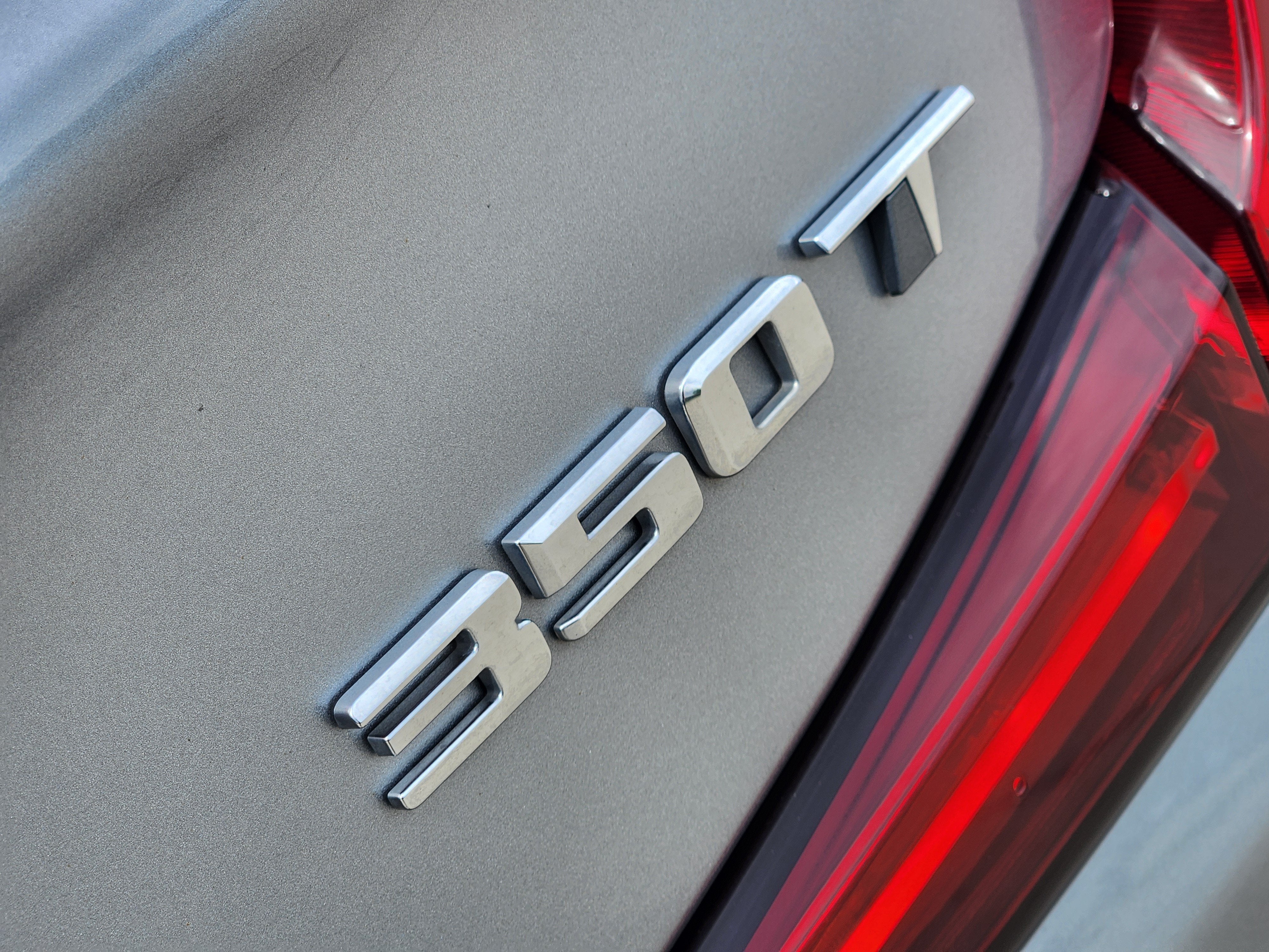 2025 Cadillac XT4 FWD Premium Luxury